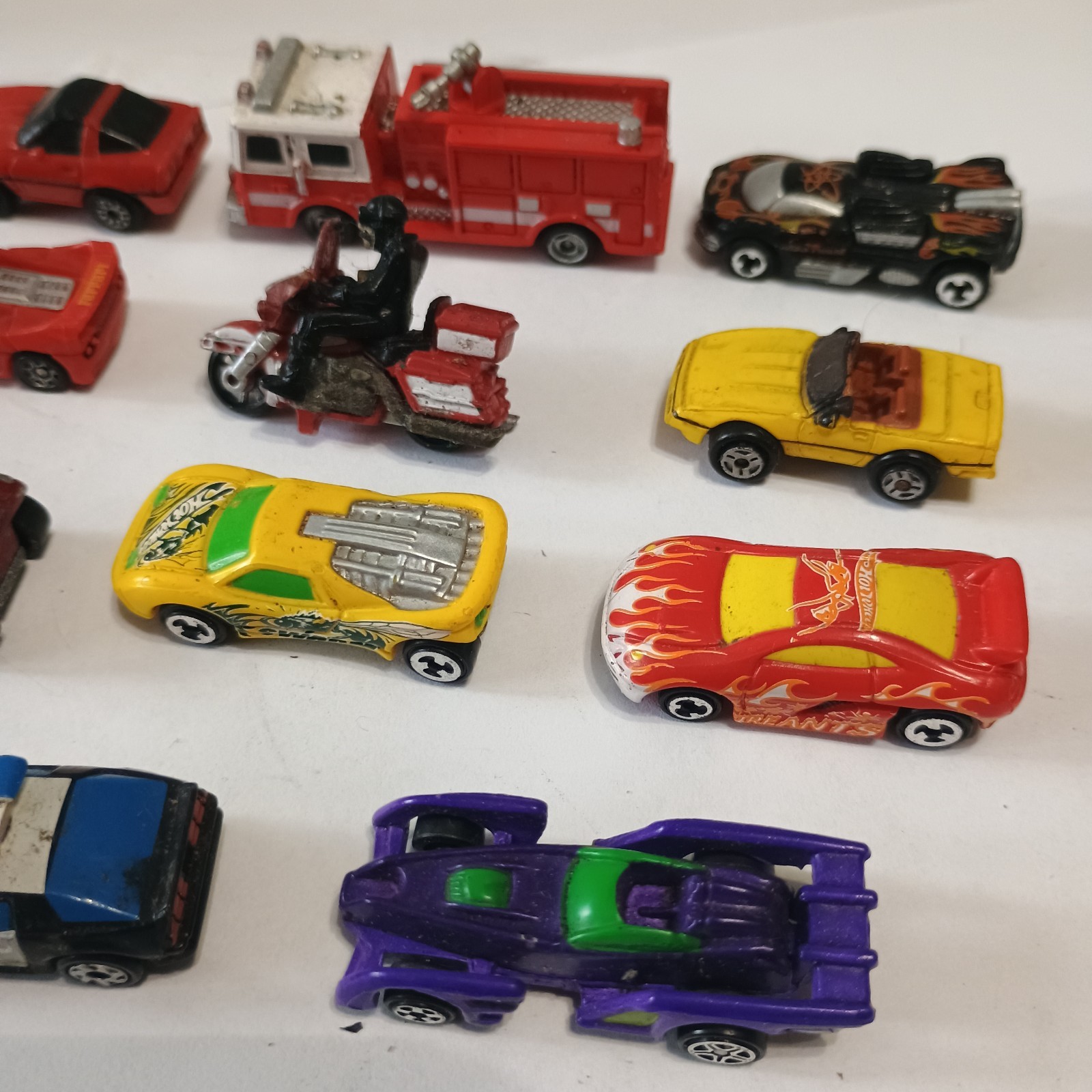 Lot Of 11 Various Brand Mini Cars – Galoob Micro Machine, Hot Wheels, Mattel