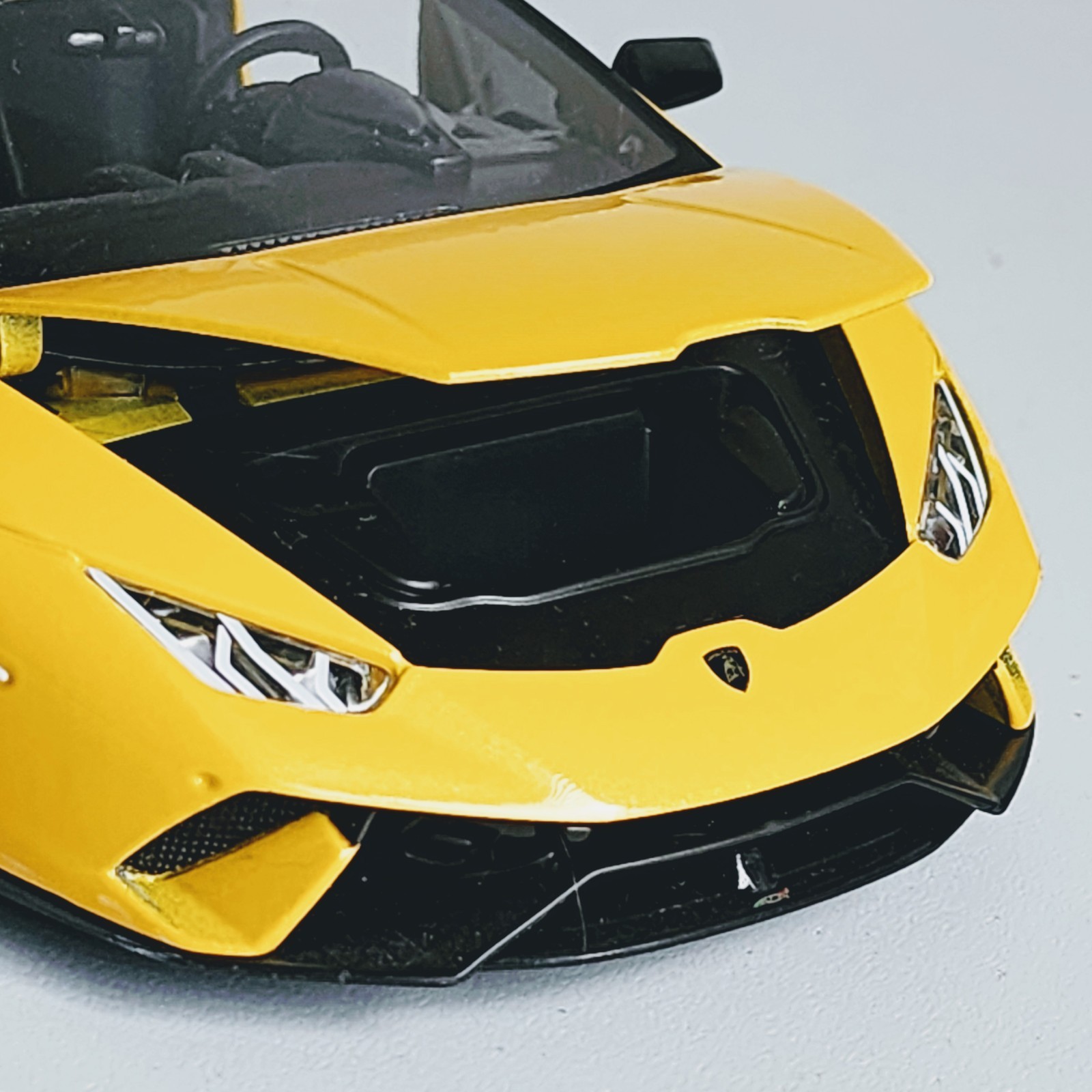 Maisto Special Edition Lamborghini Huracan Performante 1:18 Yellow Diecast