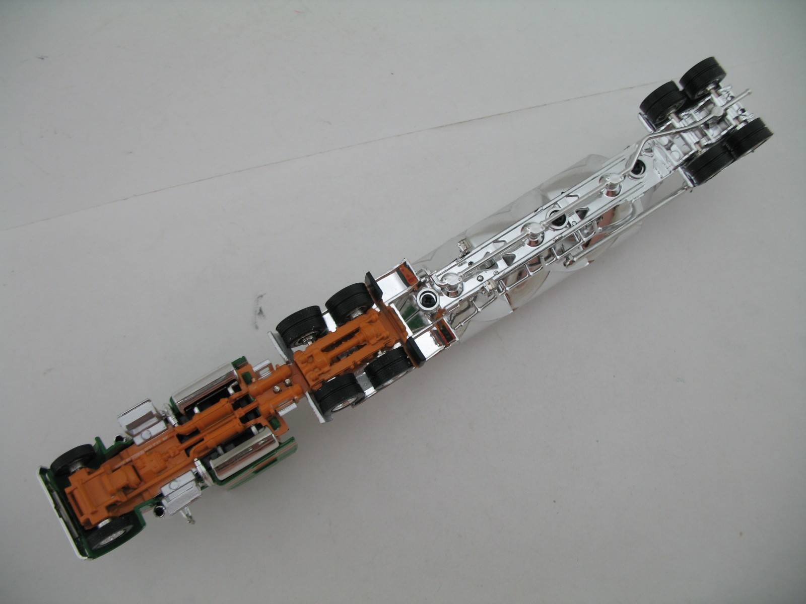 Trucks N’ Stuff HO Model Truck SPEC018: Peterbilt 389 SC w/ Pneumatic Tank Trlr