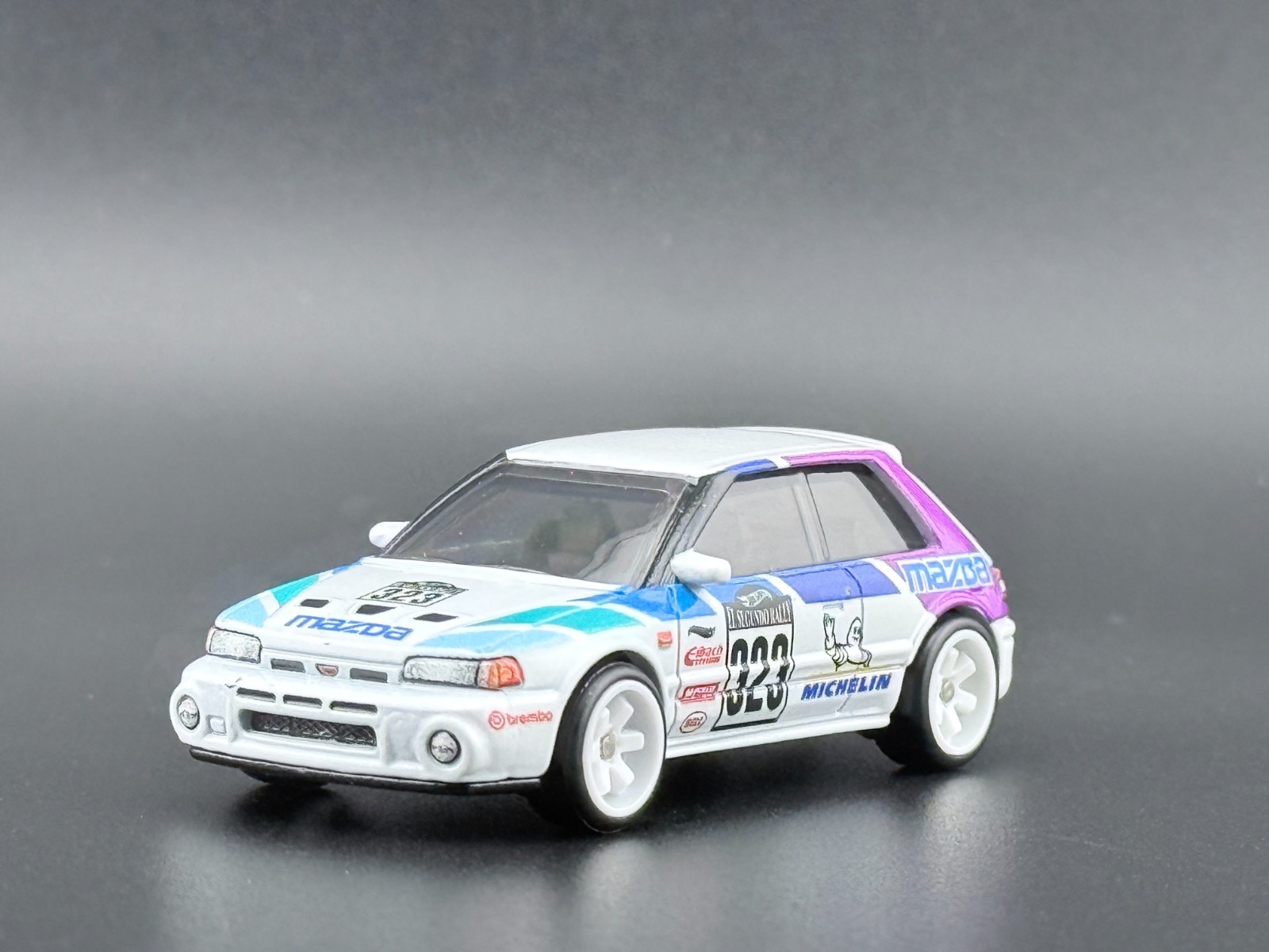 Hot Wheels Mazda 323 GTR Modern Classics FPY86-961S 1/64