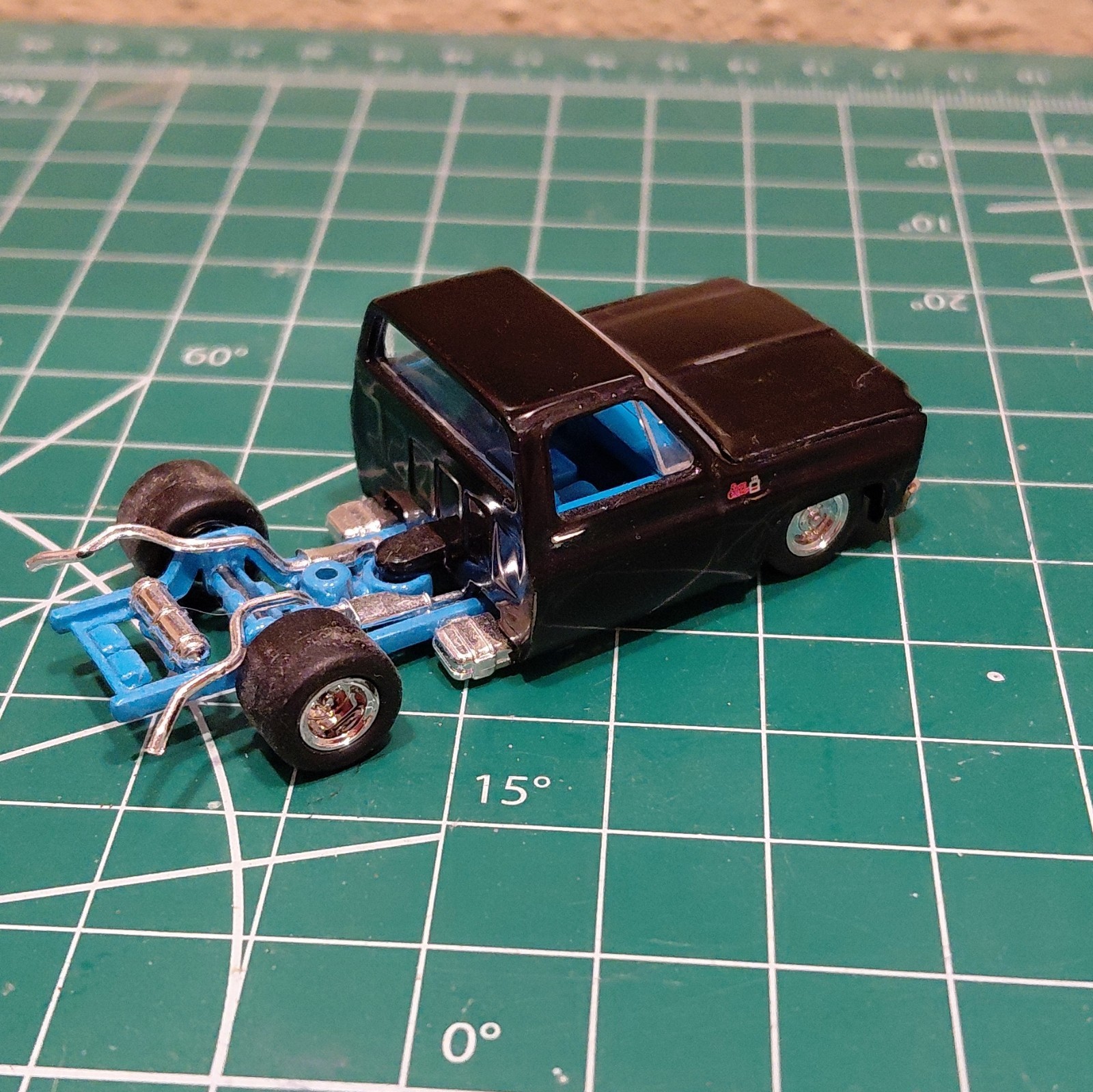 M2 Machines 1976 GMC Truck Custom Hot Rod Cab Chassis Black Blue 1:64 Loose