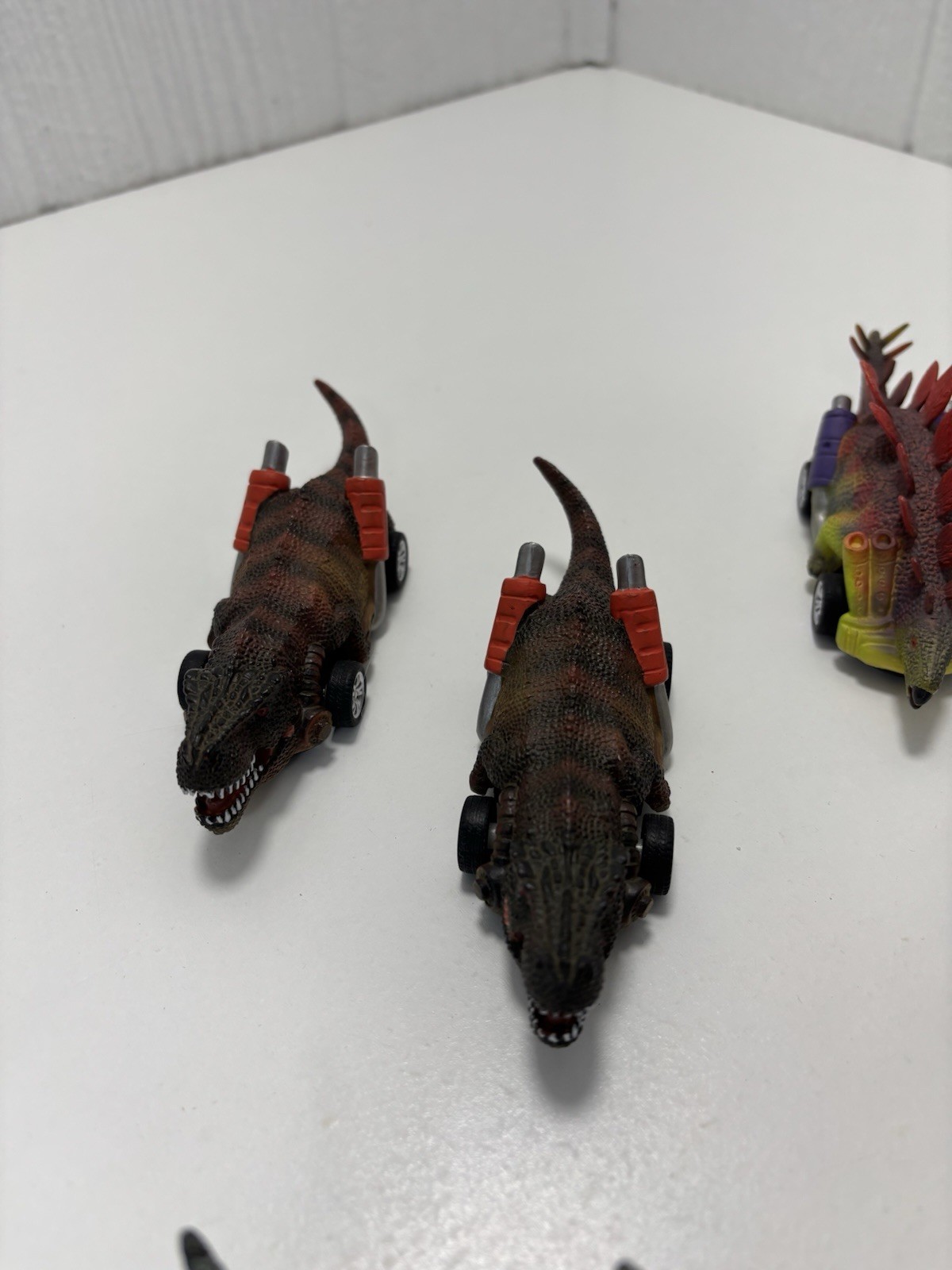 Dinobros Dinosaur Pull Back Toy Cars Set 4 Age 3 and Up Lot Of 12 Duplicates