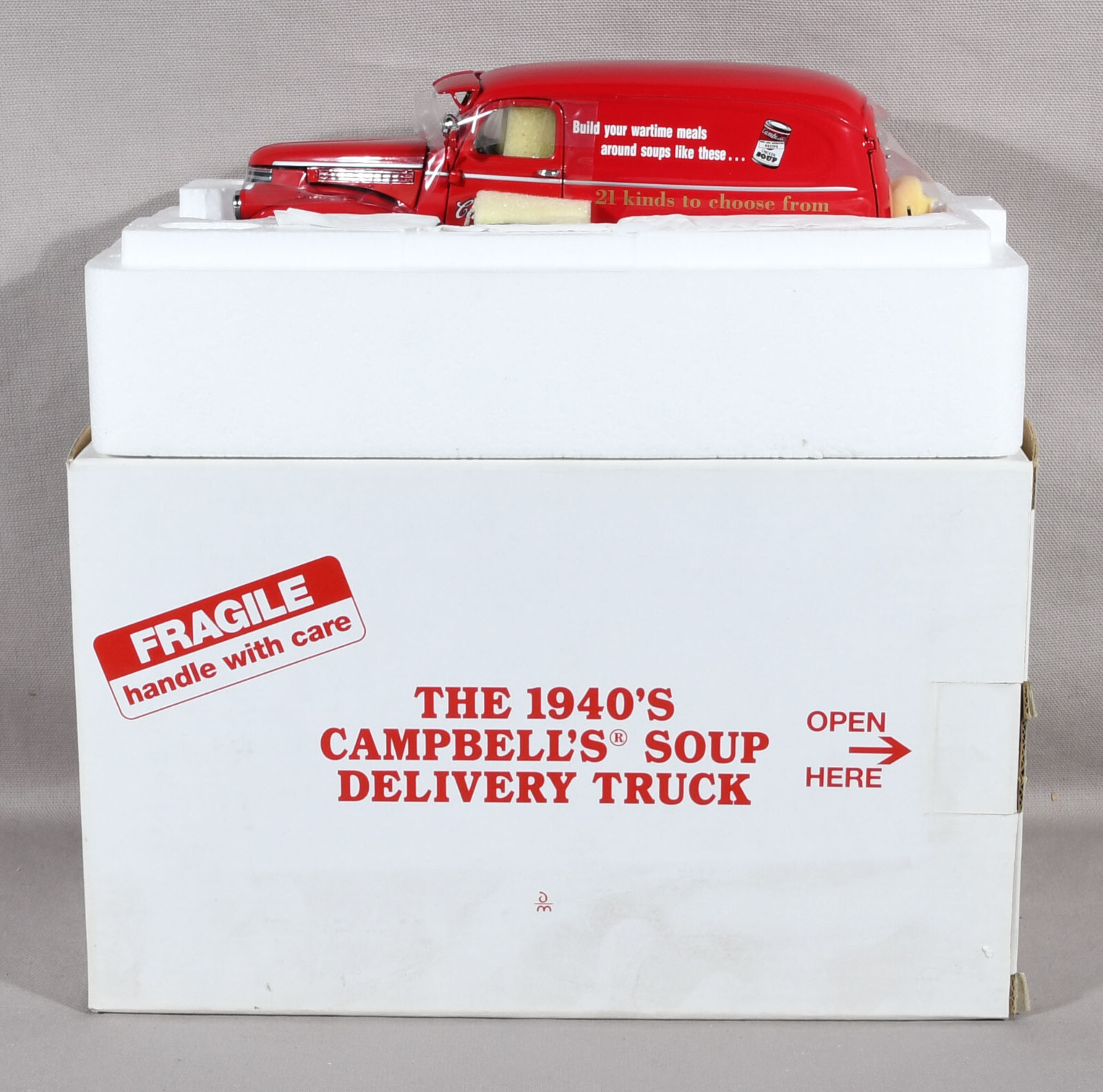 Danbury Mint Diecast 1940’s Campbells Soup Delivery Truck 1:24 Scale With Cases