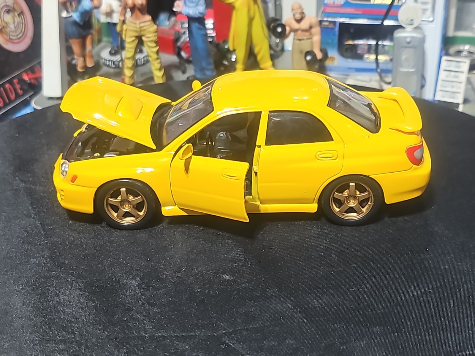 VINTAGE Maisto Subaru Impreza WRX 1/24 Scale YELLOW BEAUTIFUL NICE CAR 🚗