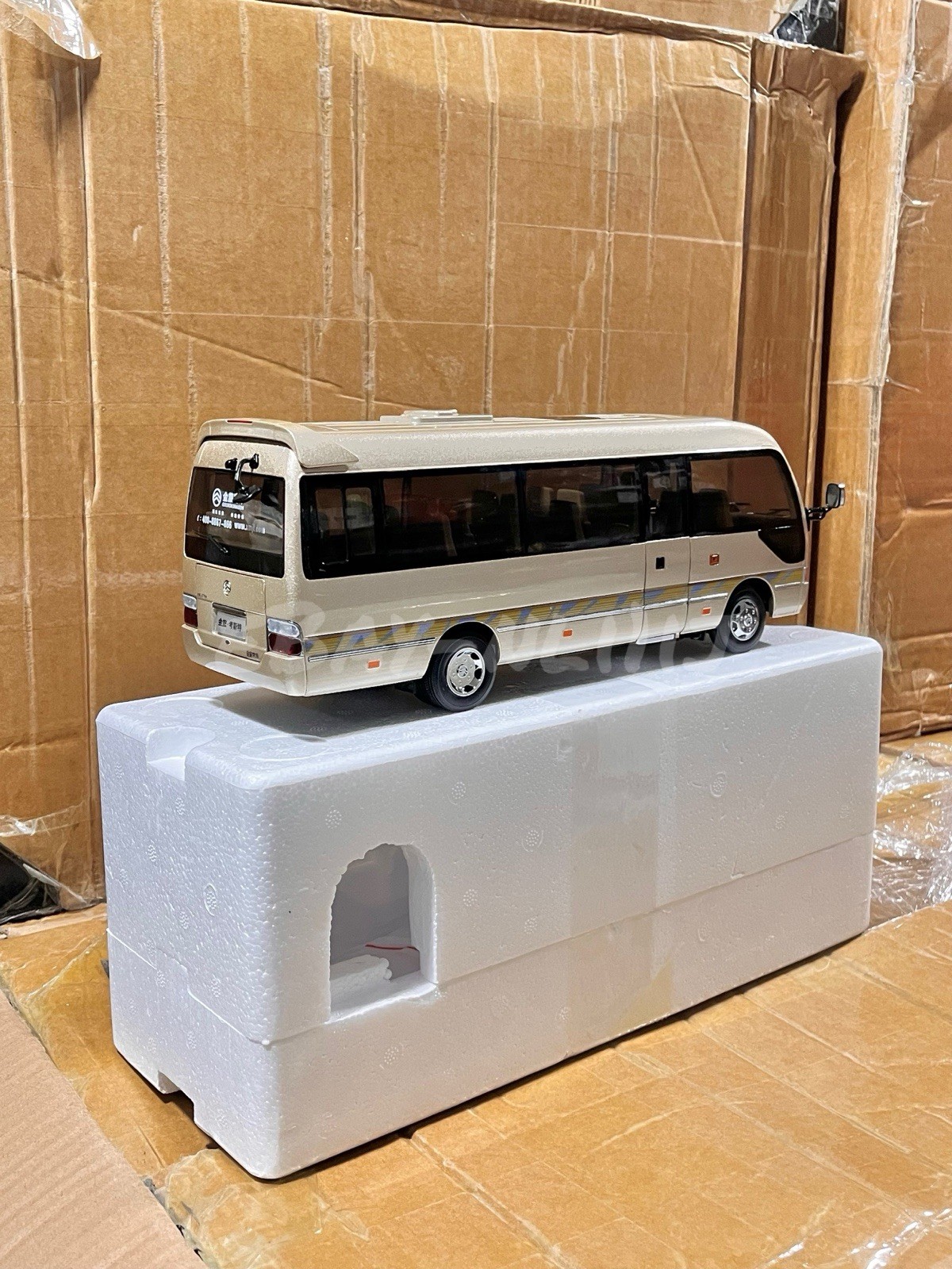 1:24 Scale Golden Dragon Coaster Minibus Diecast Model Car