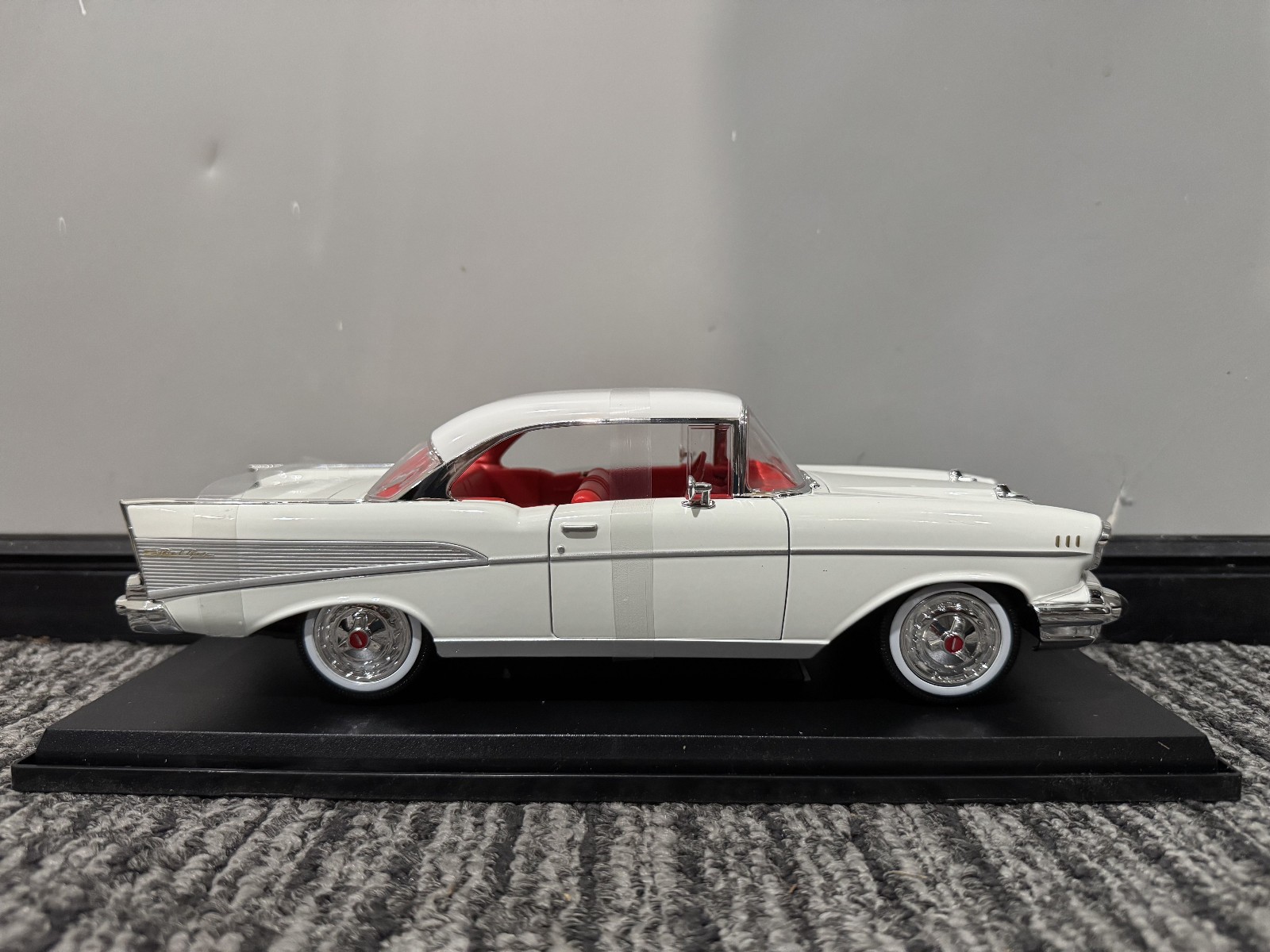 Maisto 1:18 Diecast Special Edition 1957 Chevrolet Bel Air Coupe WHITE NEW INBOX