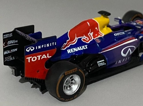 1:43 1/43 Sebastian Vettel Red Bull Racing-Renault 2013 4th Championship F1 Car