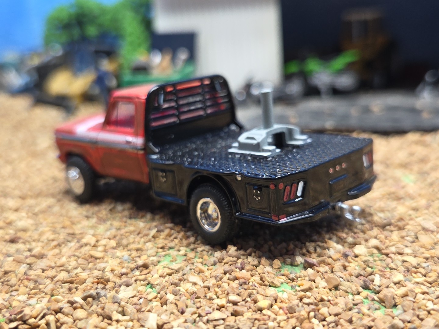 Custom Made 1974 Ford F-150 RANGER XLT 4×4 Greenlight Flat Bed Truck Ertl Farm