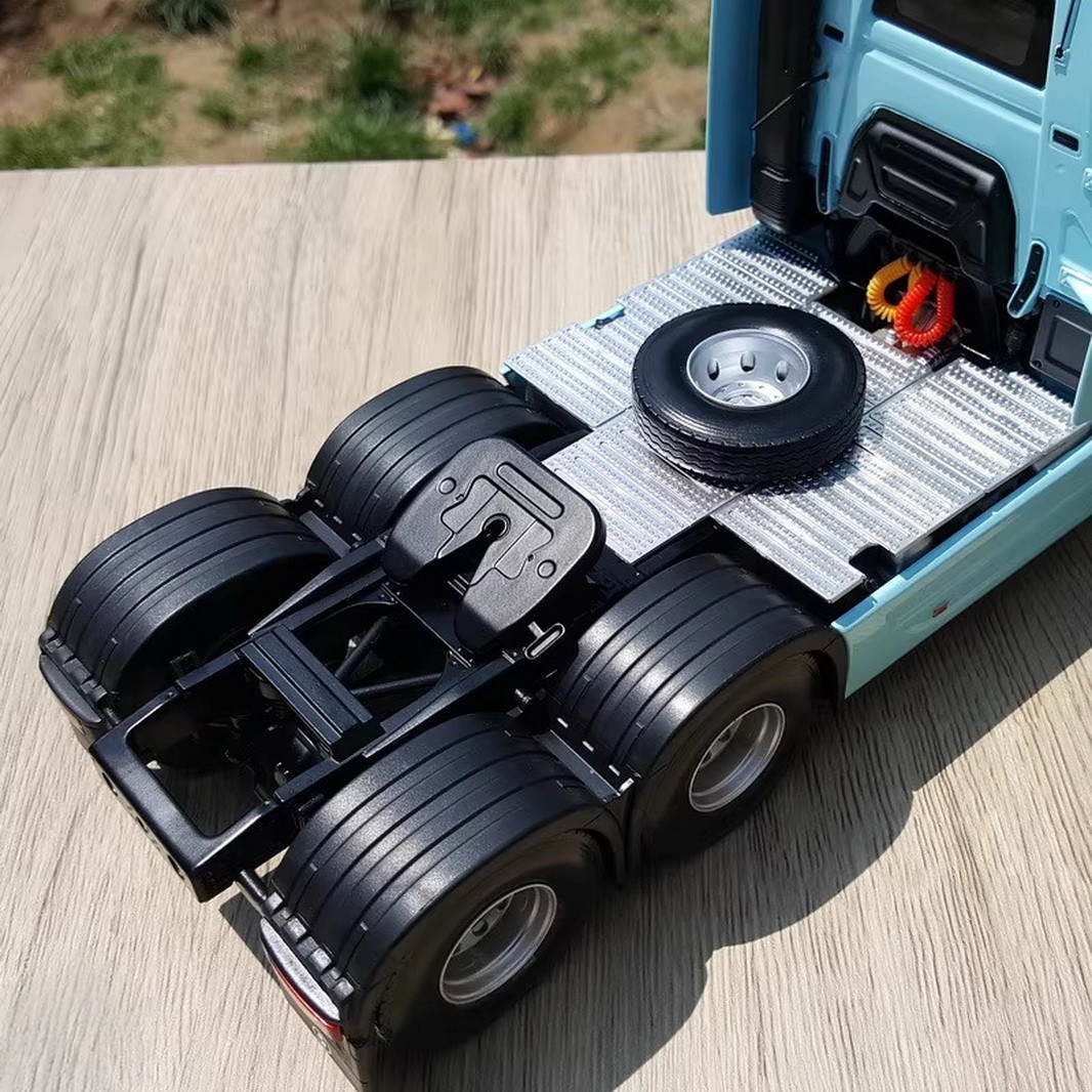 1/24 Scale SHACMAN X6000 Truck Blue Diecast Car Model Toy Collection Gift