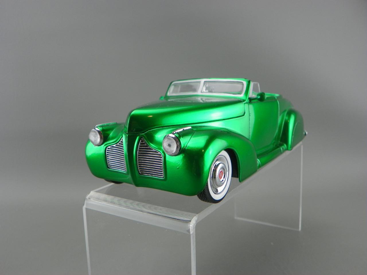 Jada Diecast 1:24 Rick Dore Metallic Green 1940 Pontiac Business Coupe Model Car