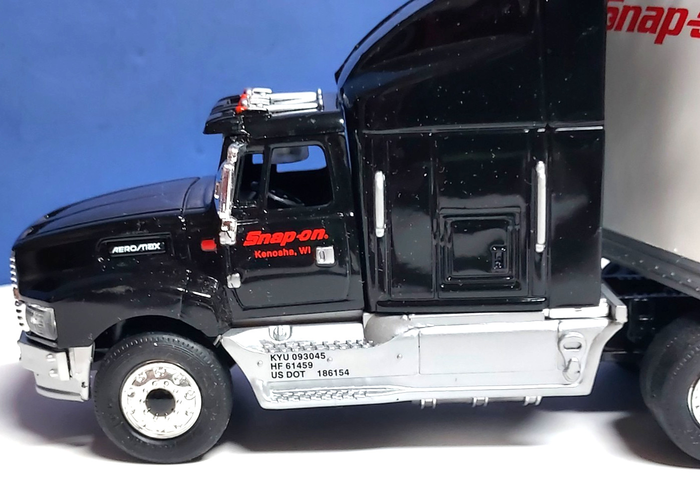 Snap-on Tools Ford Aeromax Tractor Trailer 1:36 Plastic New Original Packaging