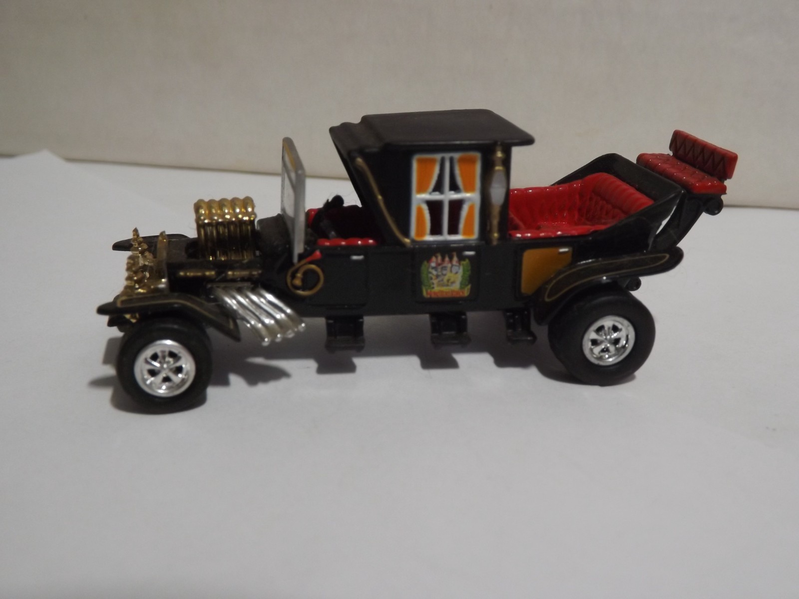 Johnny Lightning Barris Koach Black Munsters Koach 1/64 Scale