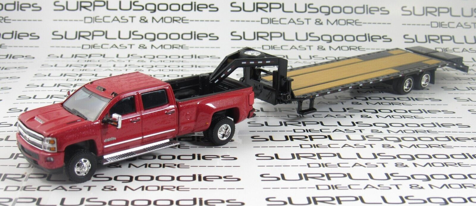 Greenlight 2018 CHEVROLET SILVERADO HD 3500 Dually Pickup w/Gooseneck Trailer
