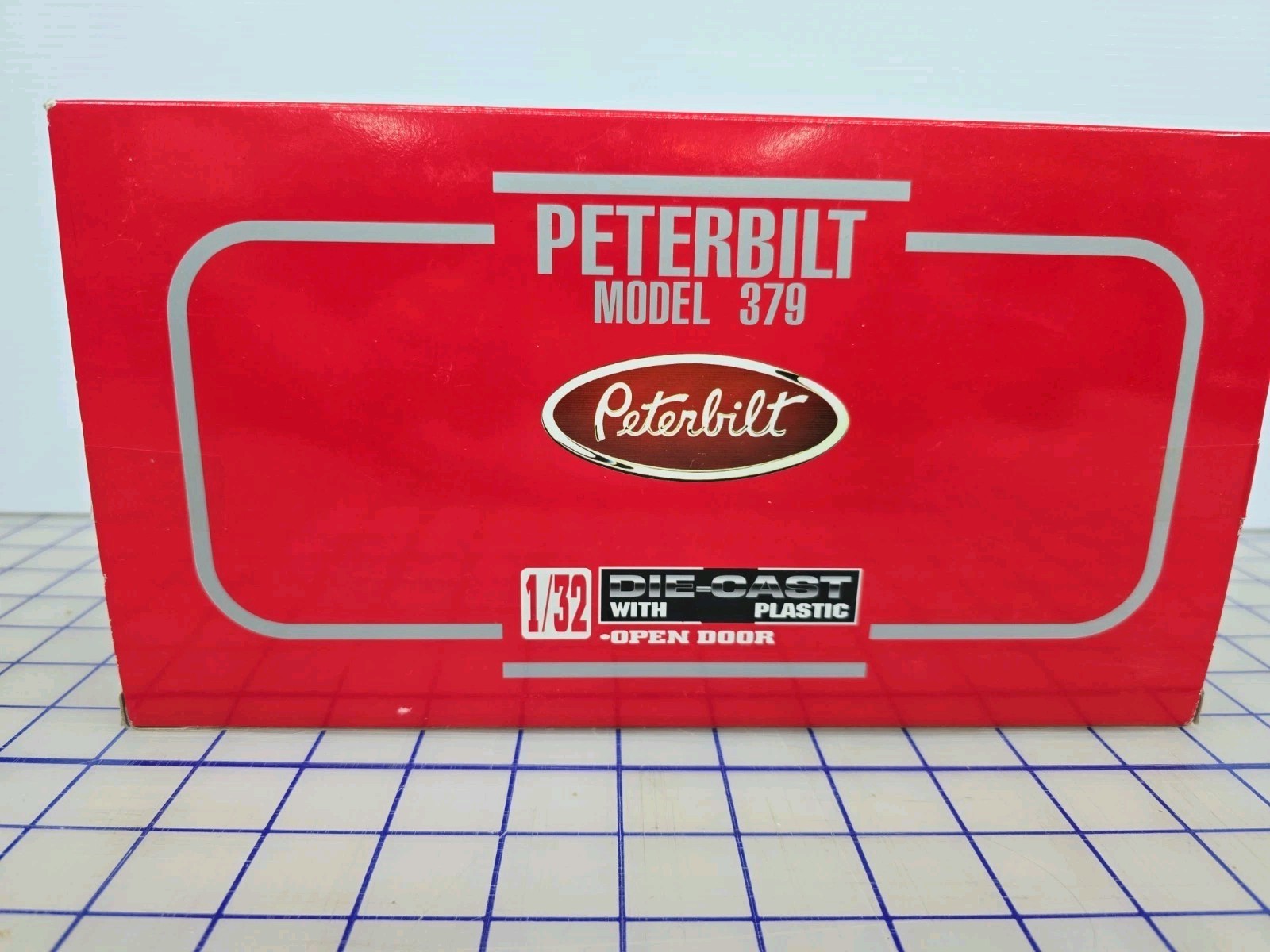 Peterbuilt Tractor 1:32 Scale Precision Die Cast And Plastic Red 379 Pete
