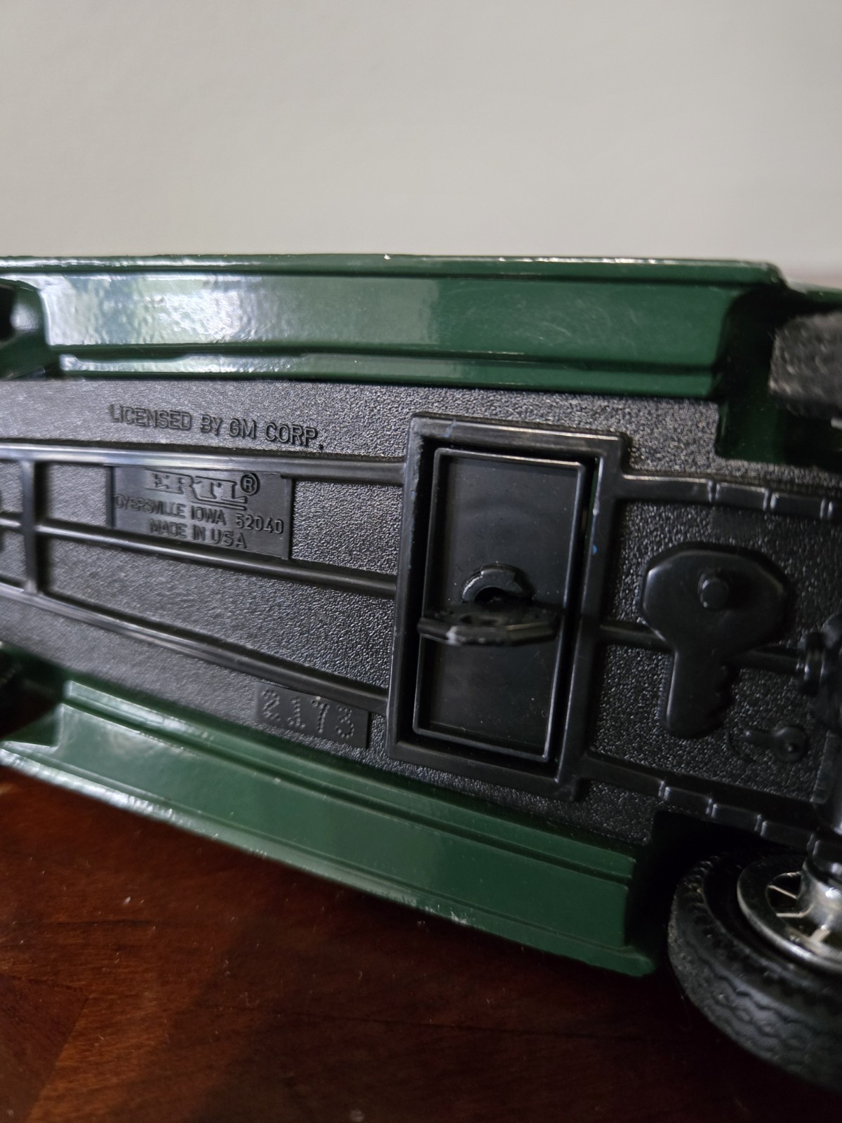 VINTAGE Ertl Die-Cast 1938 Chevy Panel Truck JC Penny Bank W/Key Display