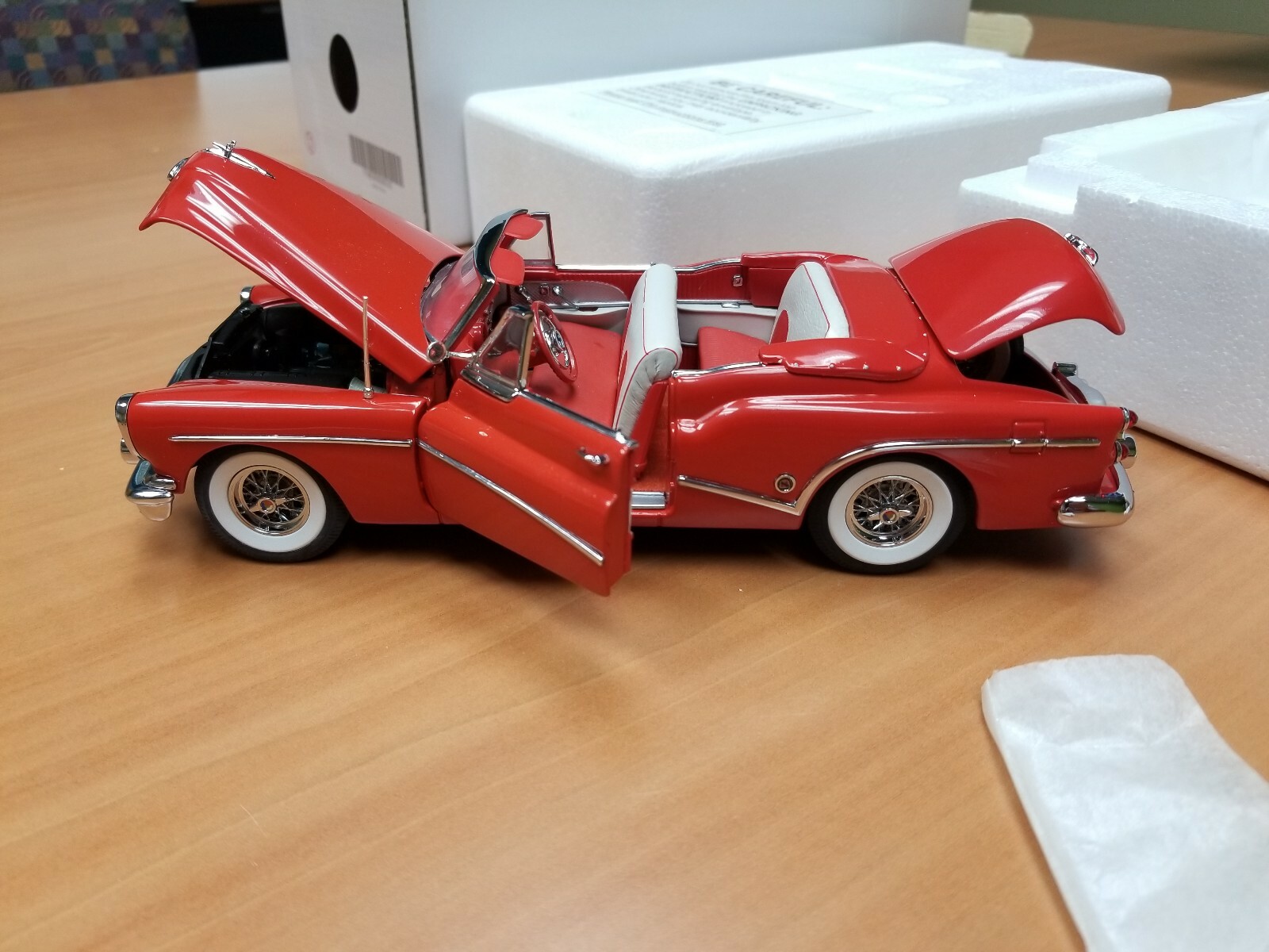 Danbury Mint 1953 Buick Skylark 1:24 Diecast Car