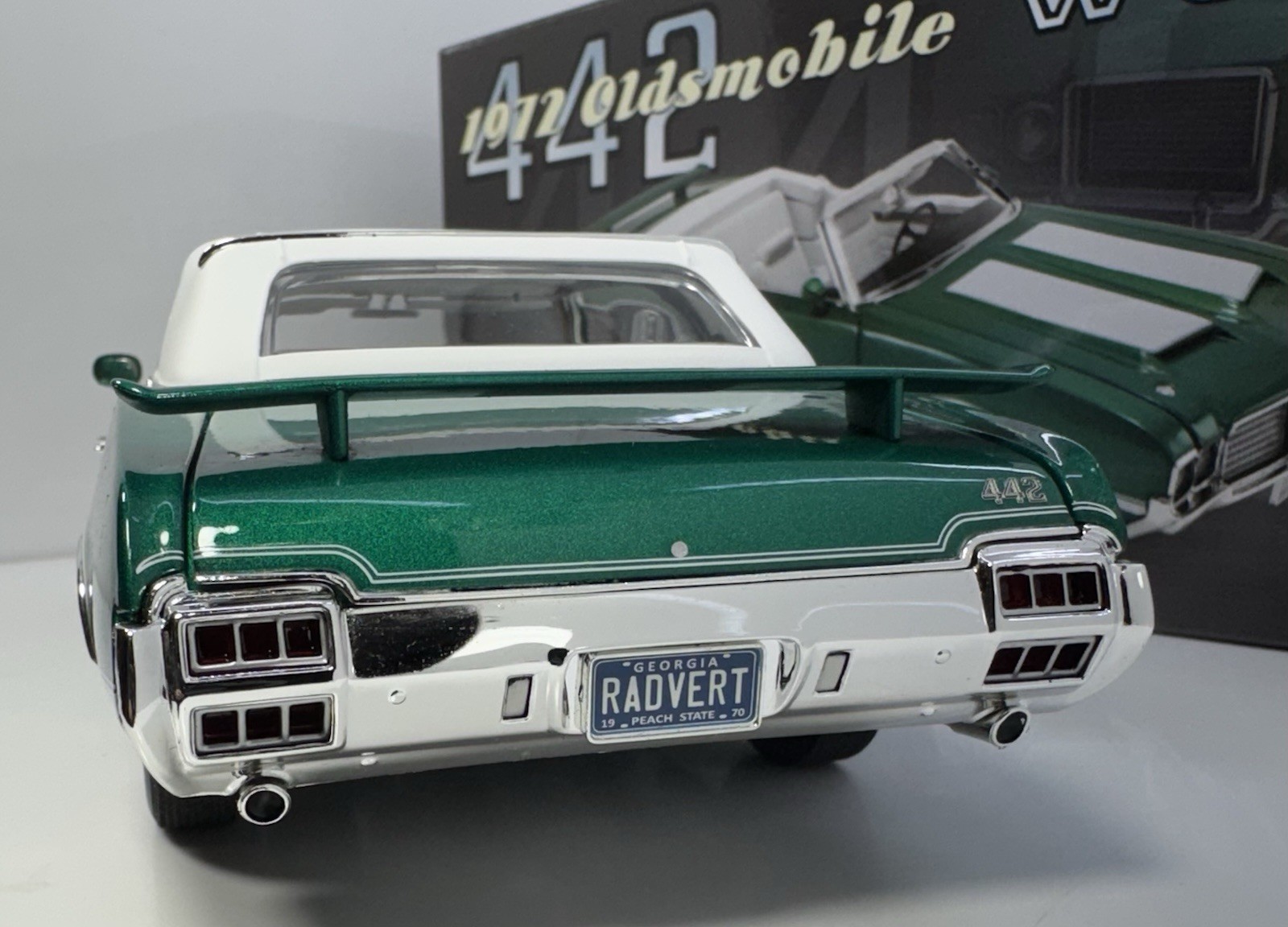 ACME 1/18 Scale 1972 OLDSMOBILE 442 W-30 “Incredible Color” 552 MADE