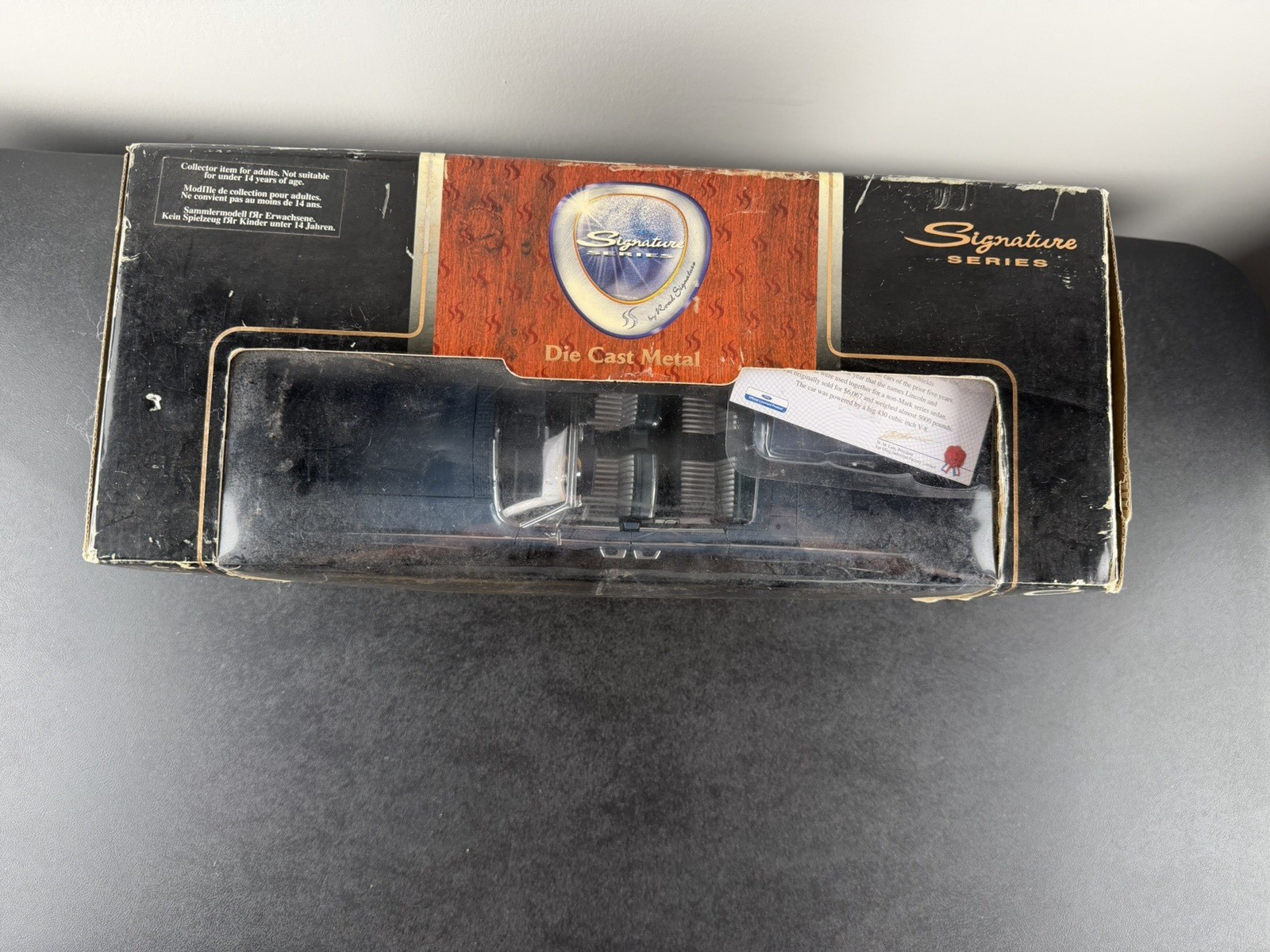 Road Signature 1961 Lincoln Continental 1:18 Blue 24K Gold Plated Coin