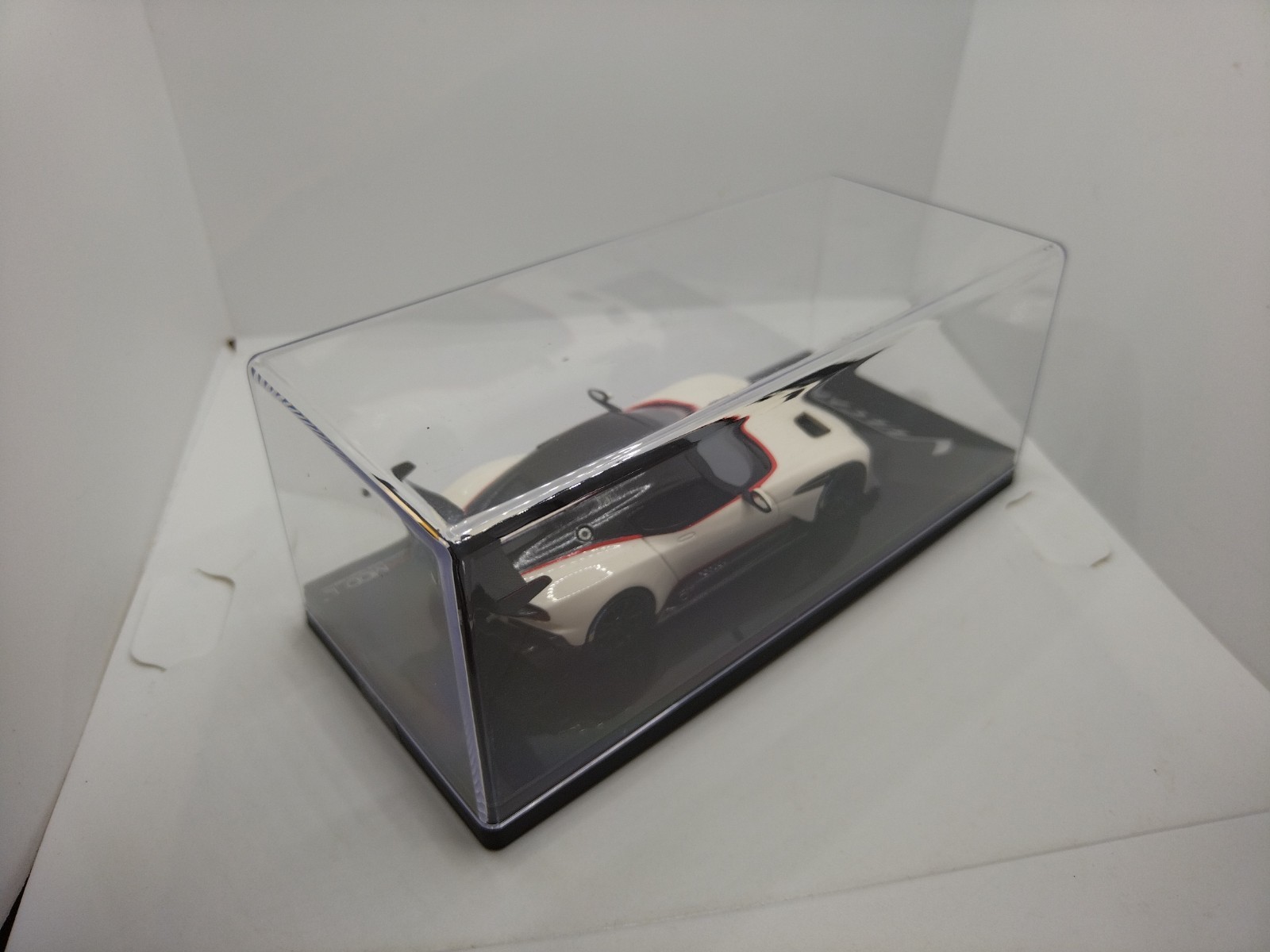 TSM Model 1/43 Aston Martin Vulcan 2015. Wow Rare!