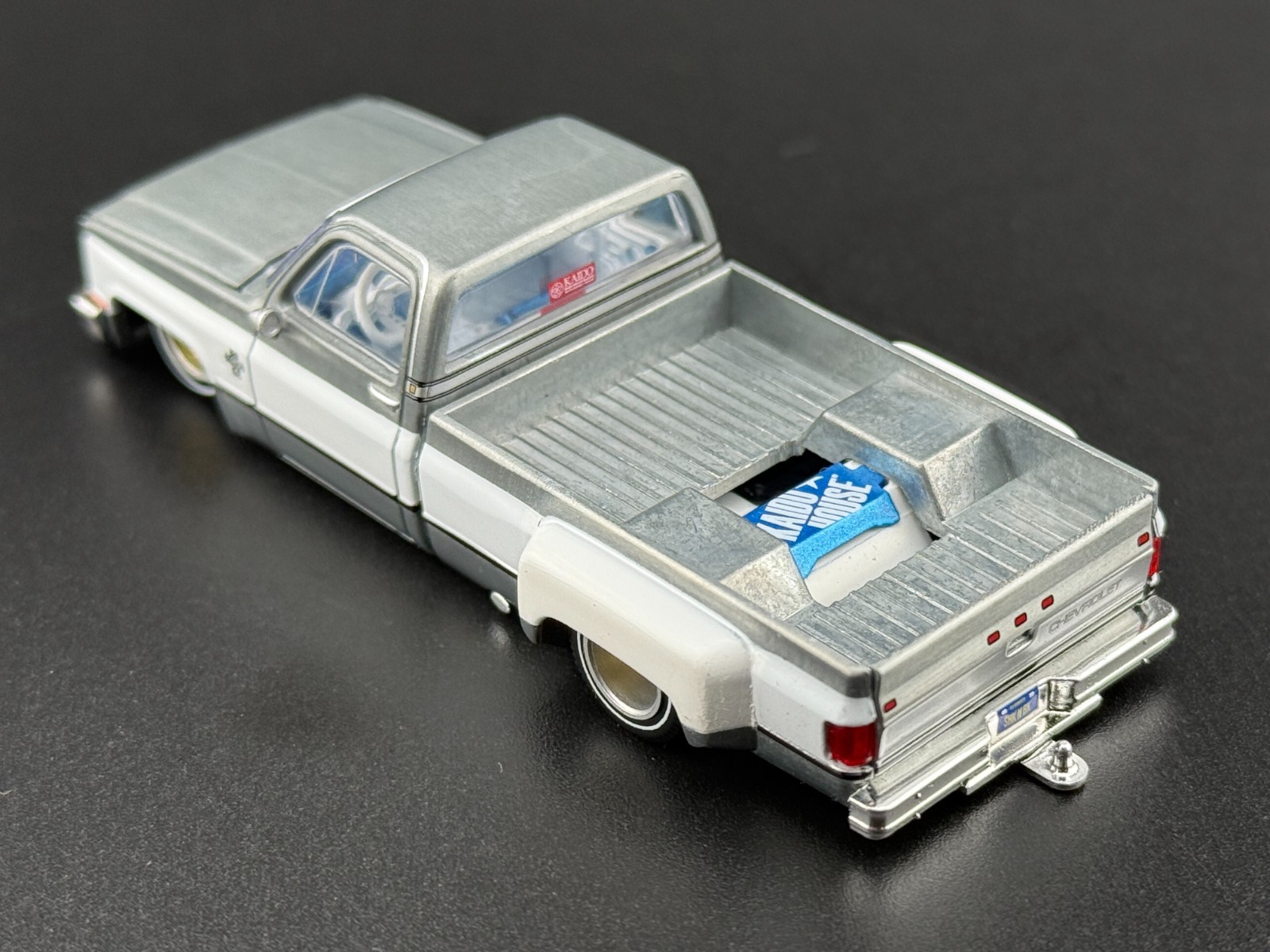Kaido House x Mini GT Chevy Silverado Dually Vintage Spec V1 #192 1/64 CHASE