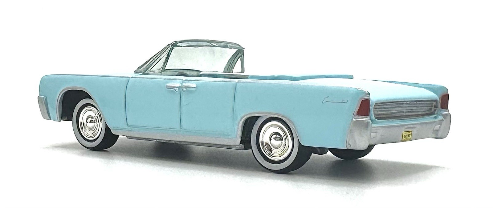 1961 Lincoln Continental 430 7L V8 – Blue Haze Enamel – 1:64 Scale