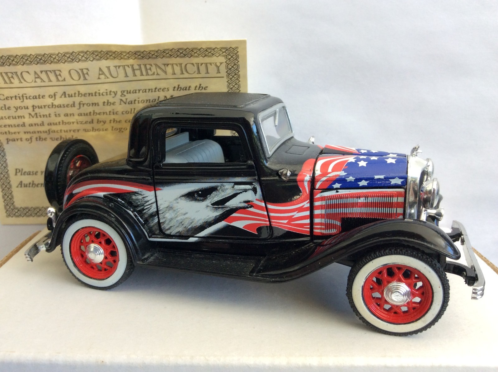 National Motor Museum Mint 1932 Ford 3 Window Coupe w/Flag 1/32 Diecast –