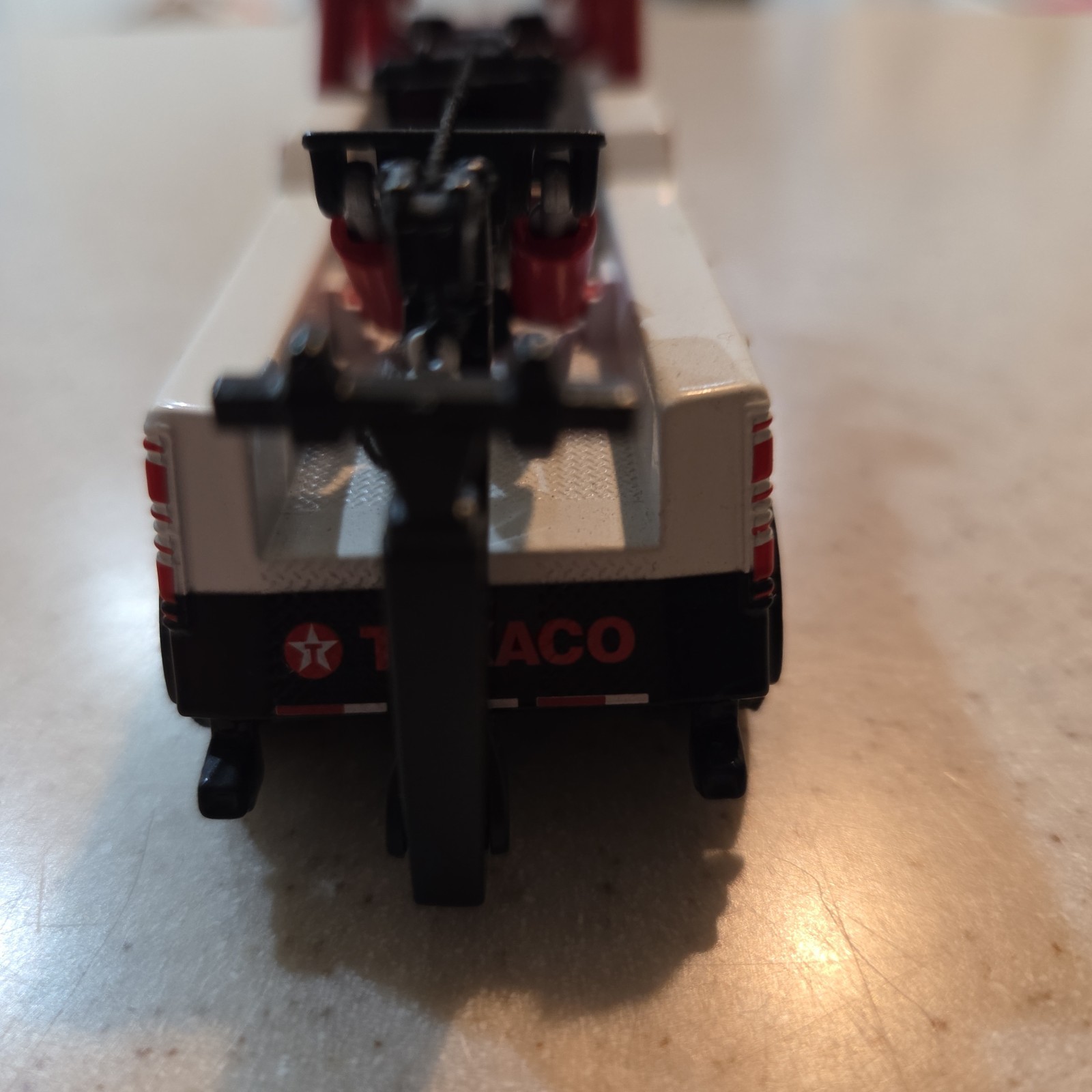 SpecCast 1:64 Scale Texaco Peterbilt 385 Wrecker Tow Truck.