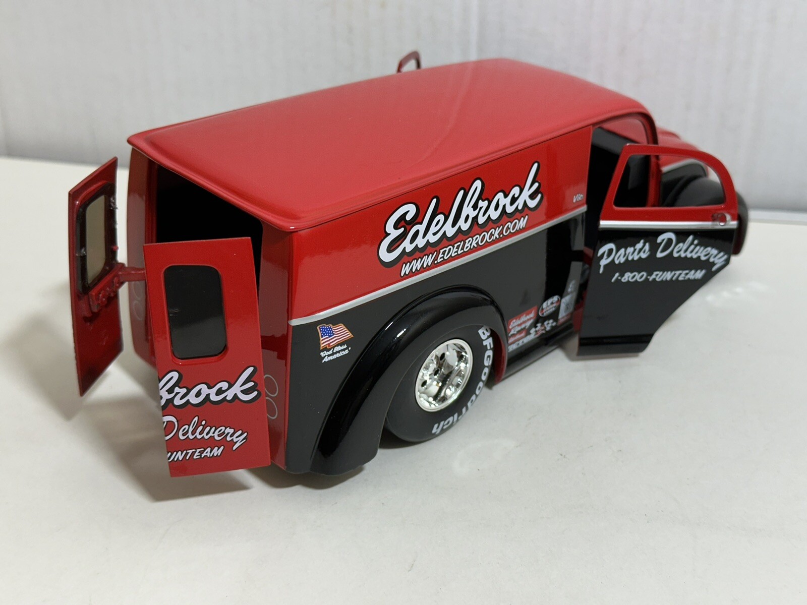 JADA DUB DIV CRUISER EDELBROCK RED / BLACK 1:24 DIECAST MODEL CAR NEW NO BOX