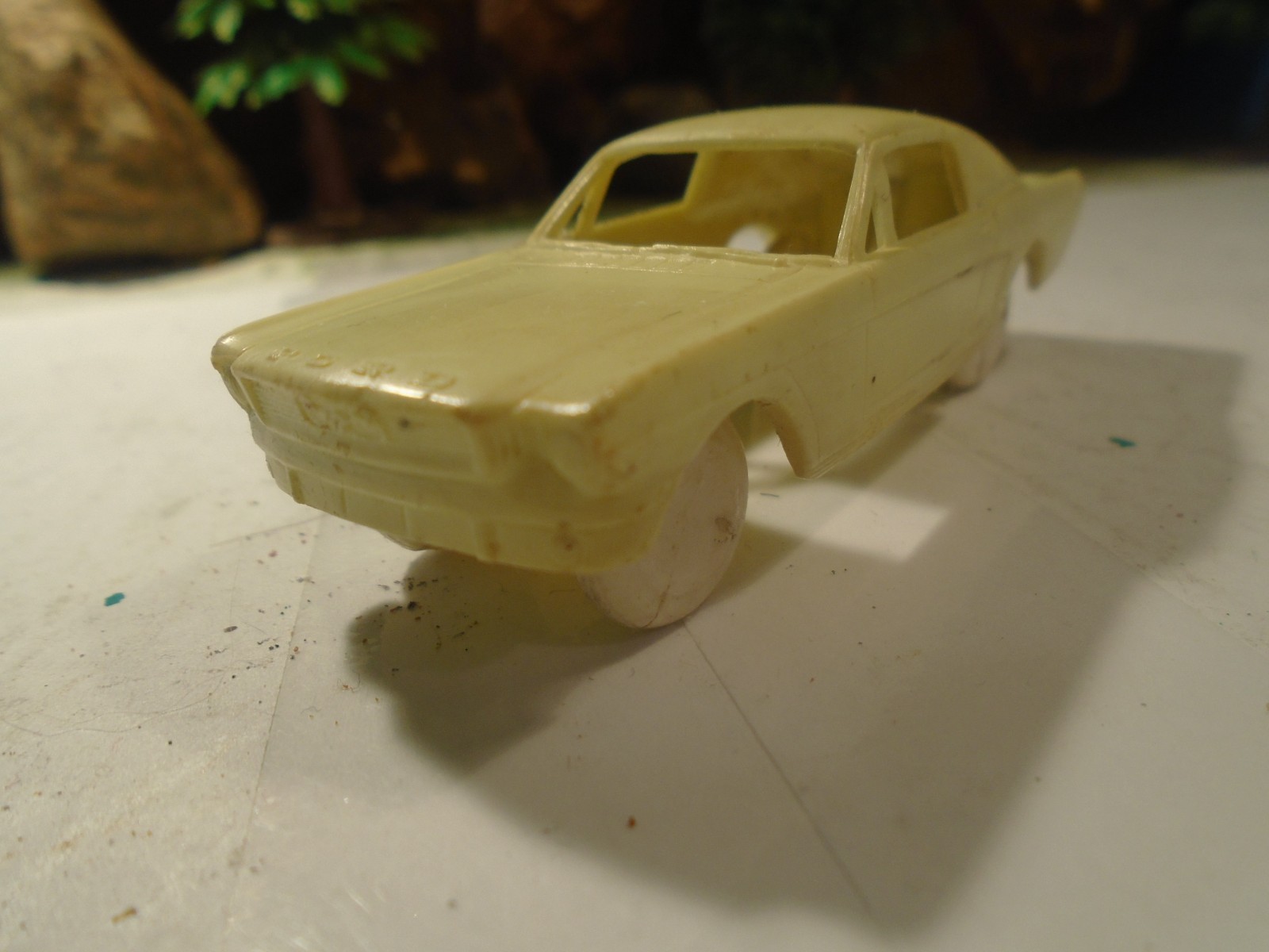 F & F MOLD & DIE WIOK PLASTIC 1/64 SCAKE PLASTIC1966 MUSTANG FASTBACK 1-185-1