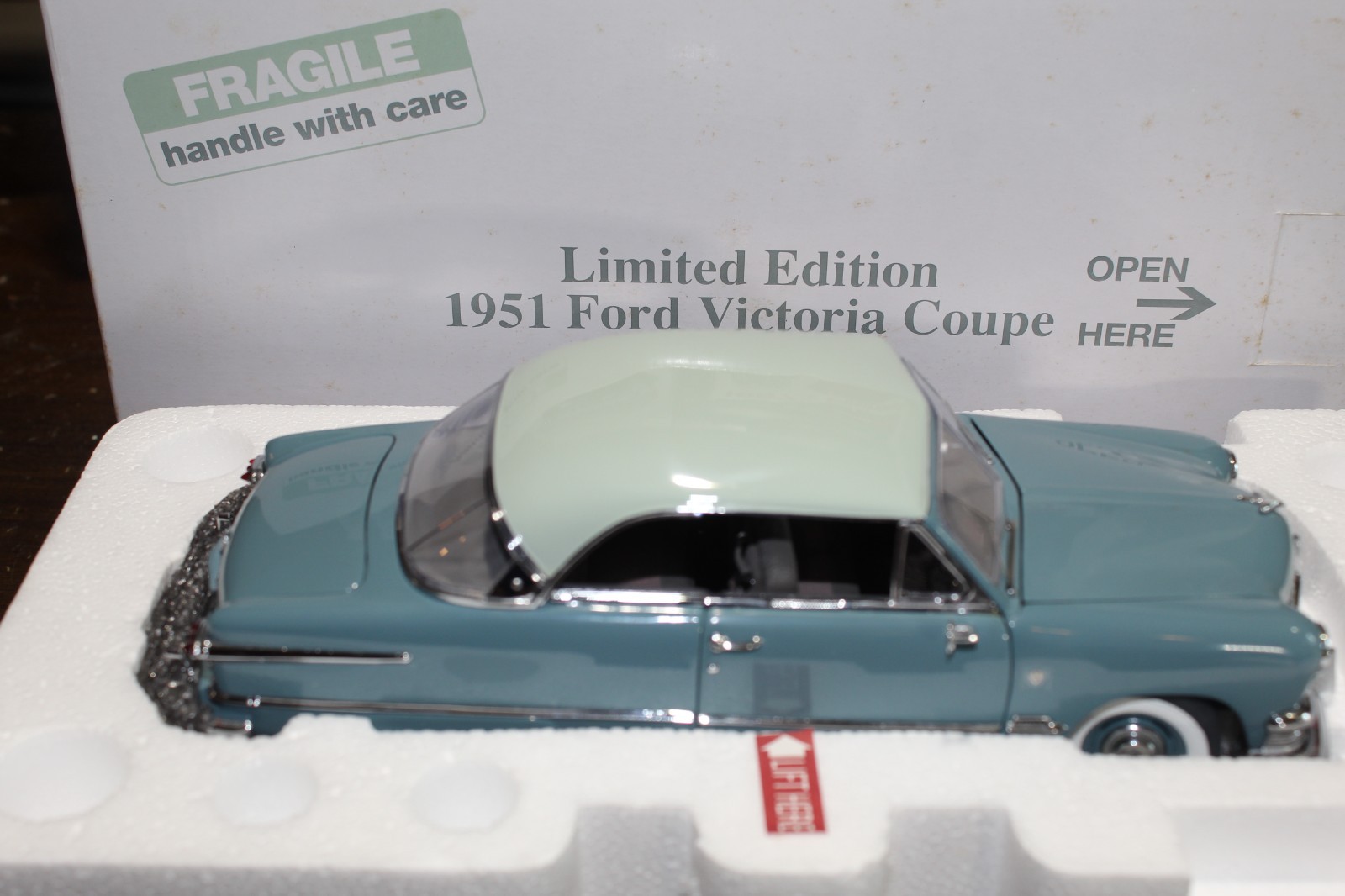 Danbury Mint Limited Edition 1951 Ford Victoria Coupe 1/24