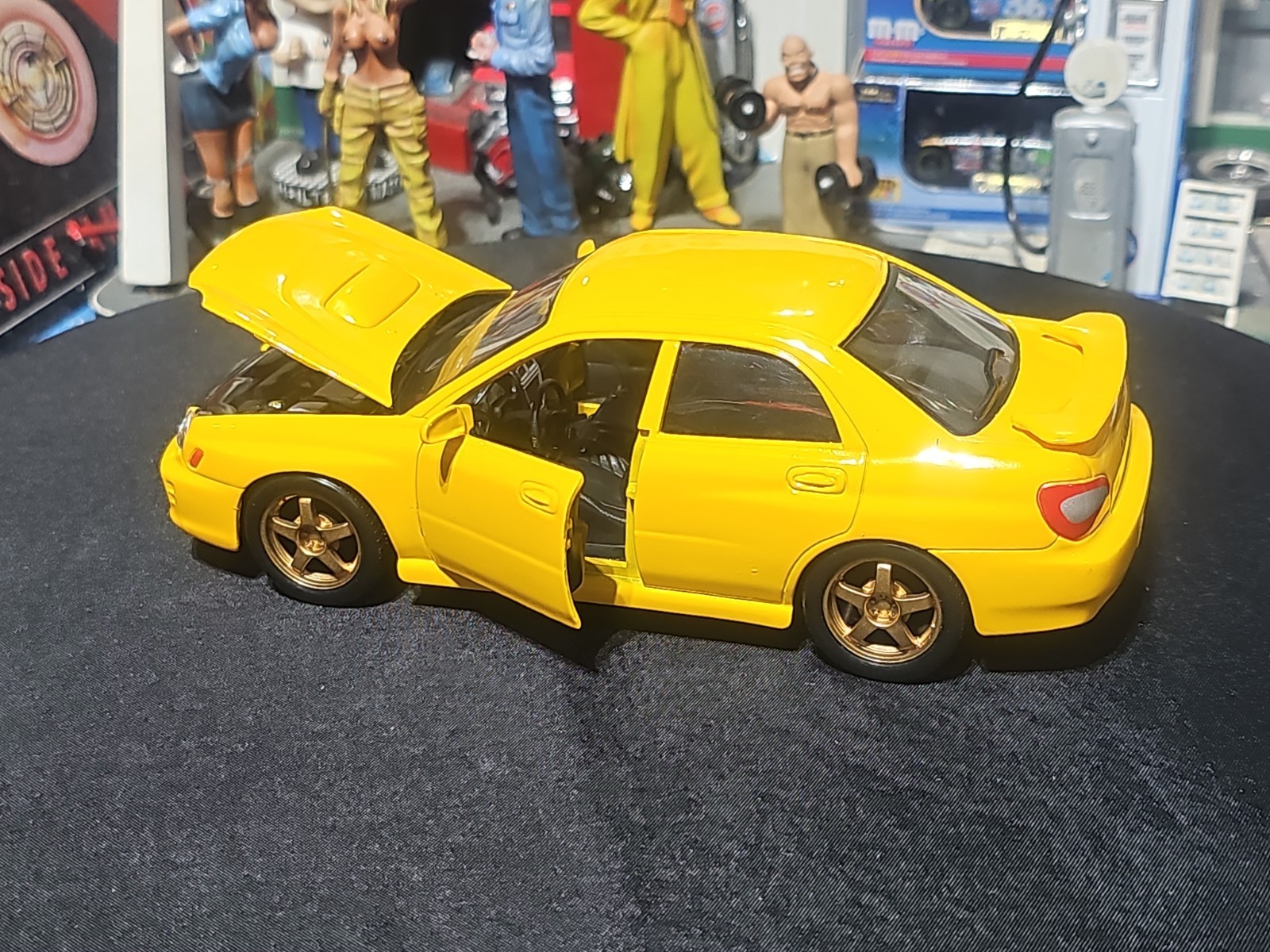 VINTAGE Maisto Subaru Impreza WRX 1/24 Scale YELLOW BEAUTIFUL NICE CAR 🚗