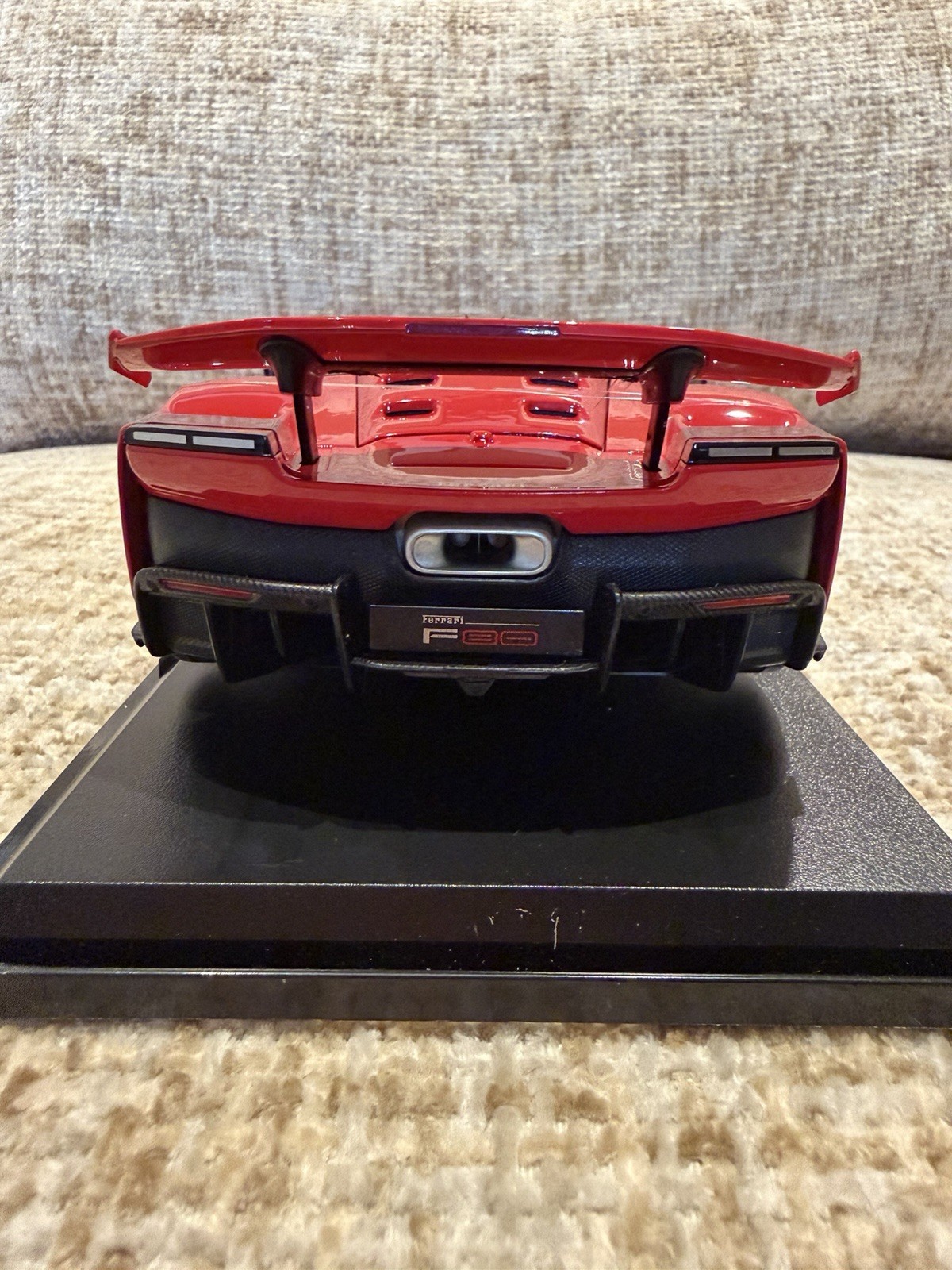 1/18 Maisto Ferrari F80 Rosso Corsa Red Diecast Special Edition