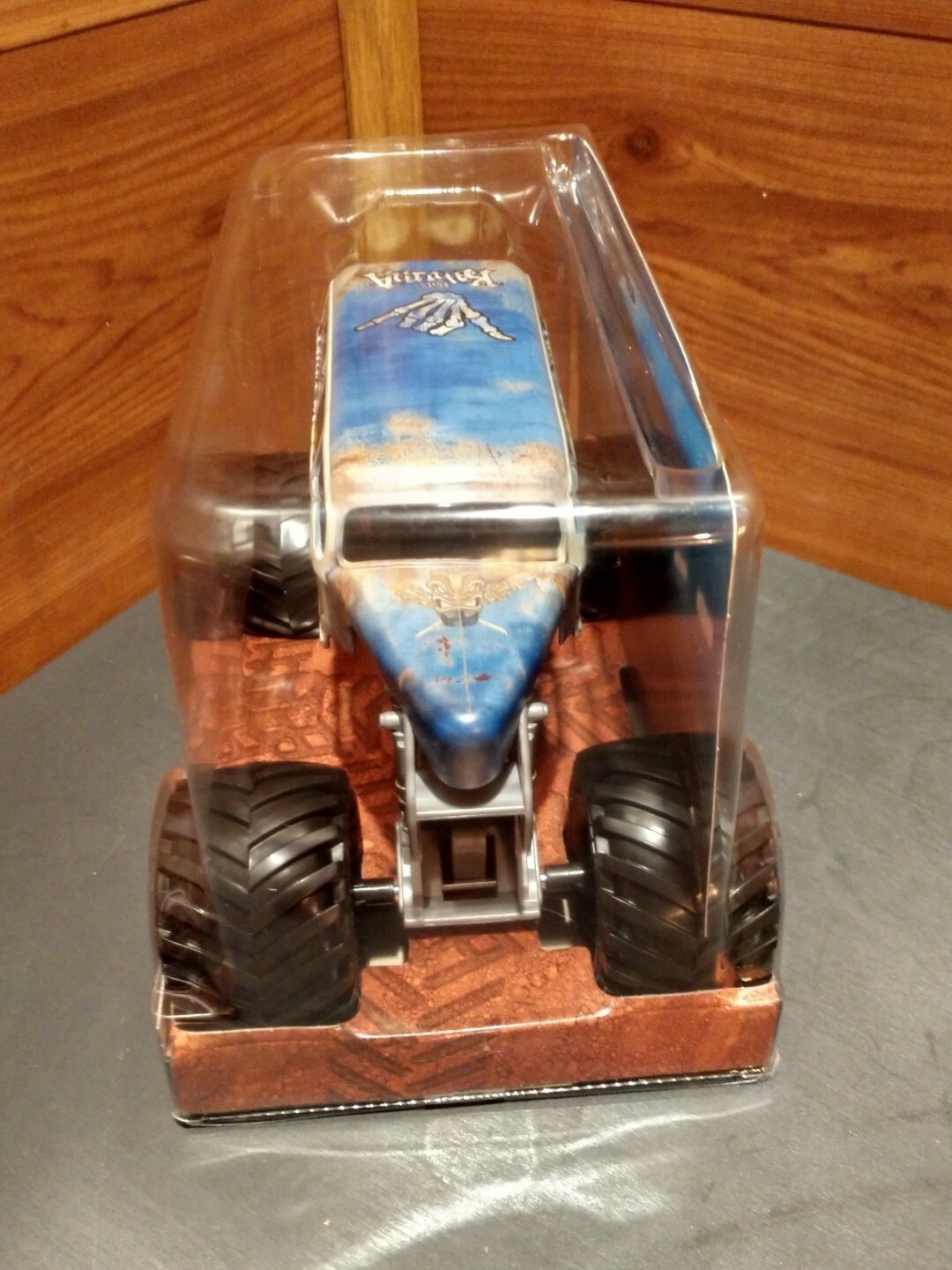 MONSTER JAM 2020 “BIG KAHUNA”™ 1/24 DIE-CAST BY TRUE METAL™
