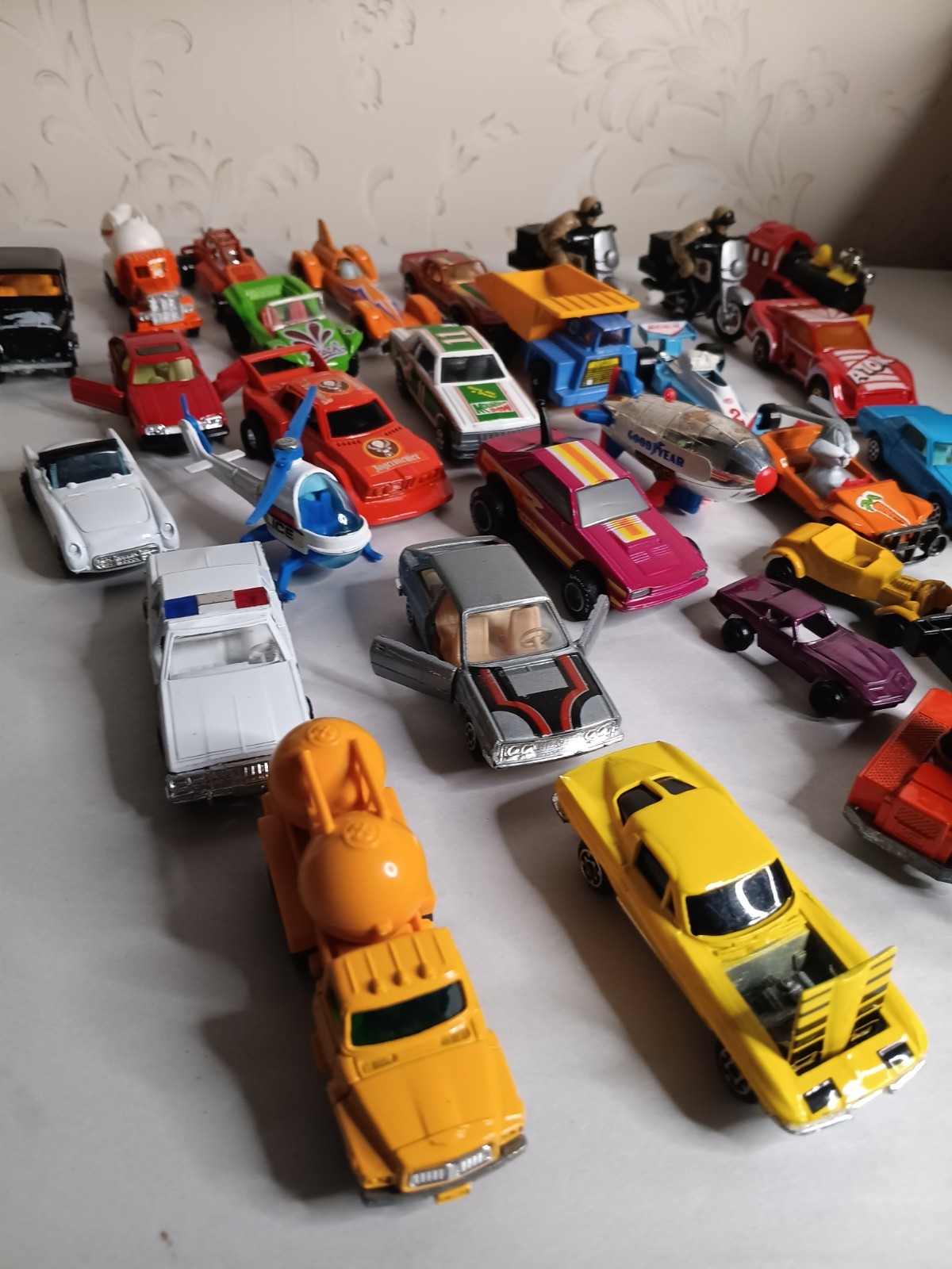 vintage 1/64 diecast cars lot Various Brands