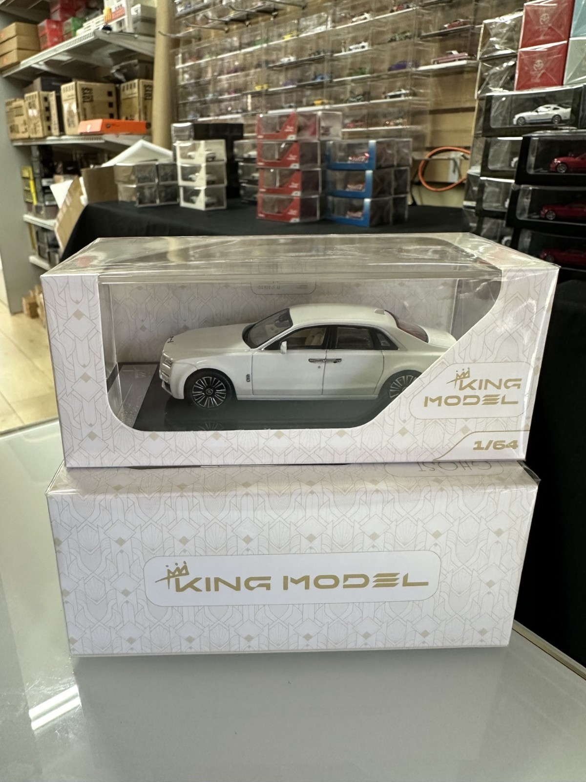 ROLLS ROYCE GHOST SECOND GEN SERIES II WHITE 1/64 DIECAST CAR BY KING MODEL KM