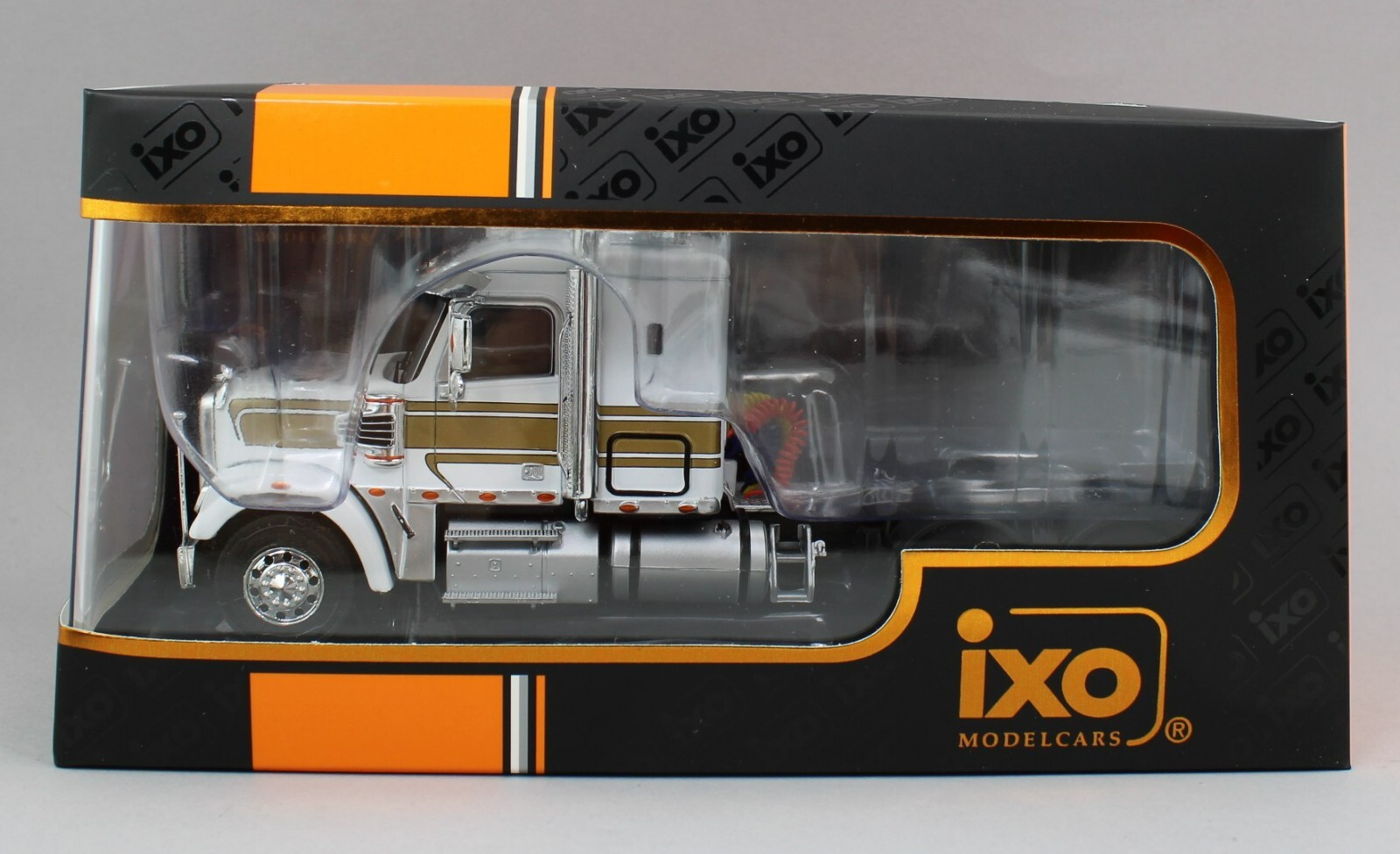 1:43 IXO Models *WHITE & GOLD* 2012 Freightliner CORONADO SEMI TRUCK *NIB*