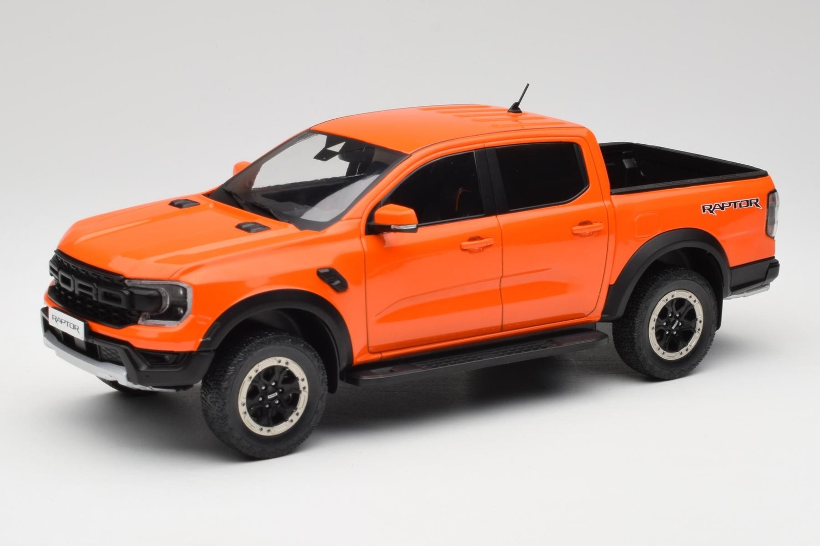 Ford Ranger Raptor Orange 1:18 MCG | MCG18456
