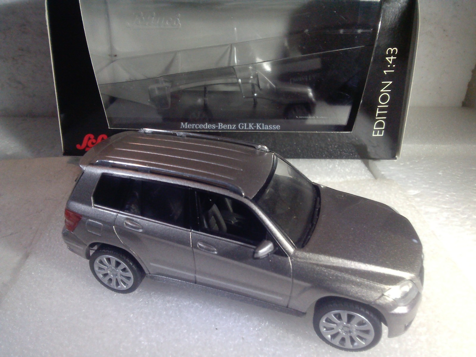 SCHUCO 1/43 Scale 2013-2015 MERCEDES BENZ GLK KLASSE SPORT UTILITY