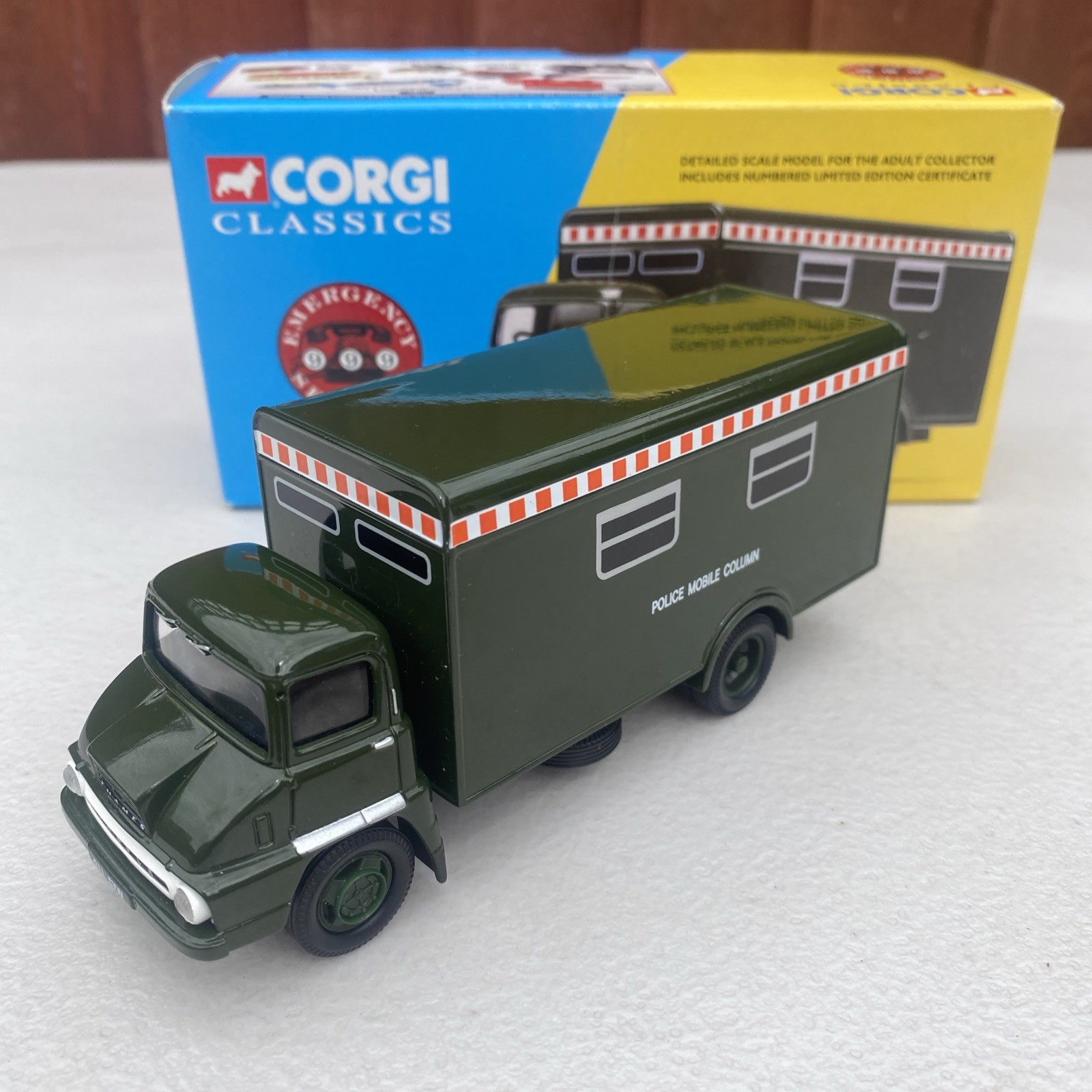 Corgi Classics 30307 Police Mobile Column Thames Trader Control Unit 1:50 Scale