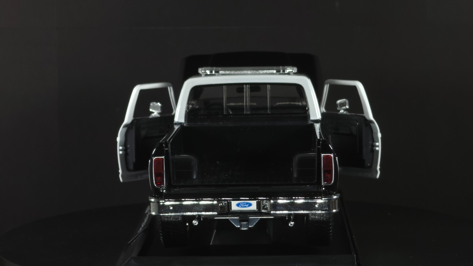 1979 Ford F150 Pick=up 1:18 Maisto Exclusive Style Special Edition HighwayPatrol