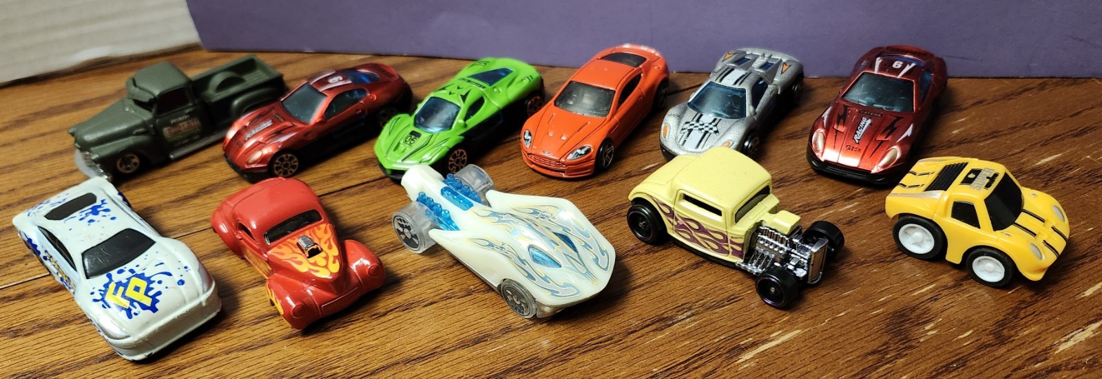 Huge Lot of 40+ Toy Cars Diecast Mixed Brands Hot Wheels Matchbox Kintoy Kinsmar