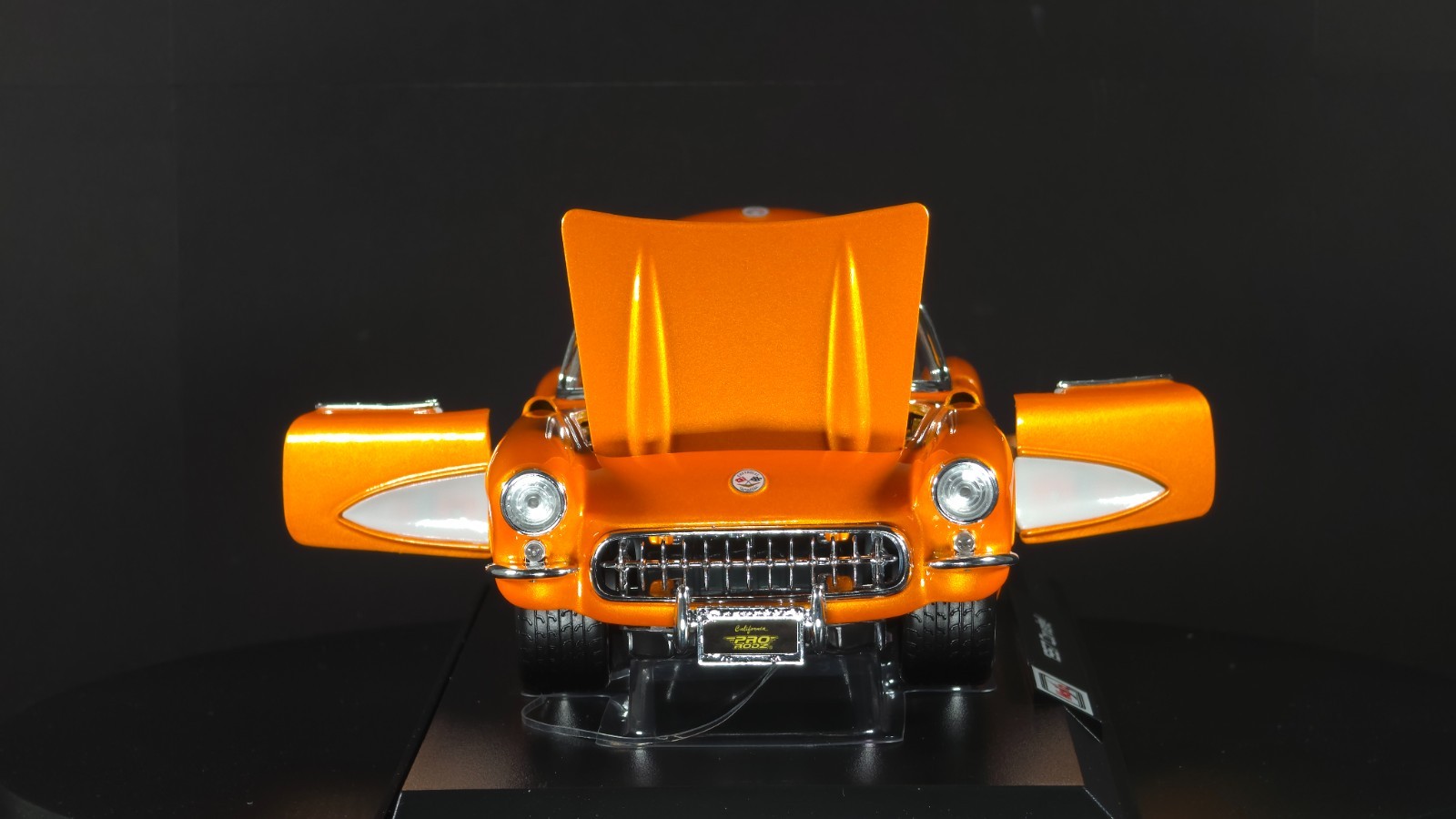 1957 Corvette 1:18 Maisto Exclusive Style Special Edition – Orange