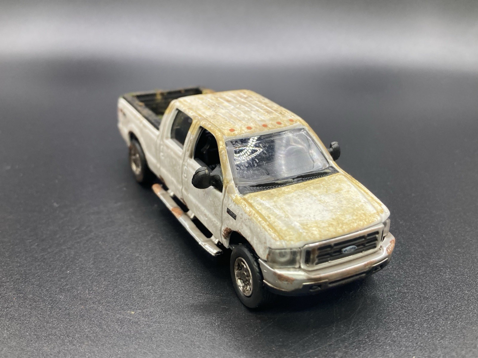 2004 Ford F-250 Weathered Rusty 1/64 Diecast Custom Super Duty 4×4 Pickup Truck