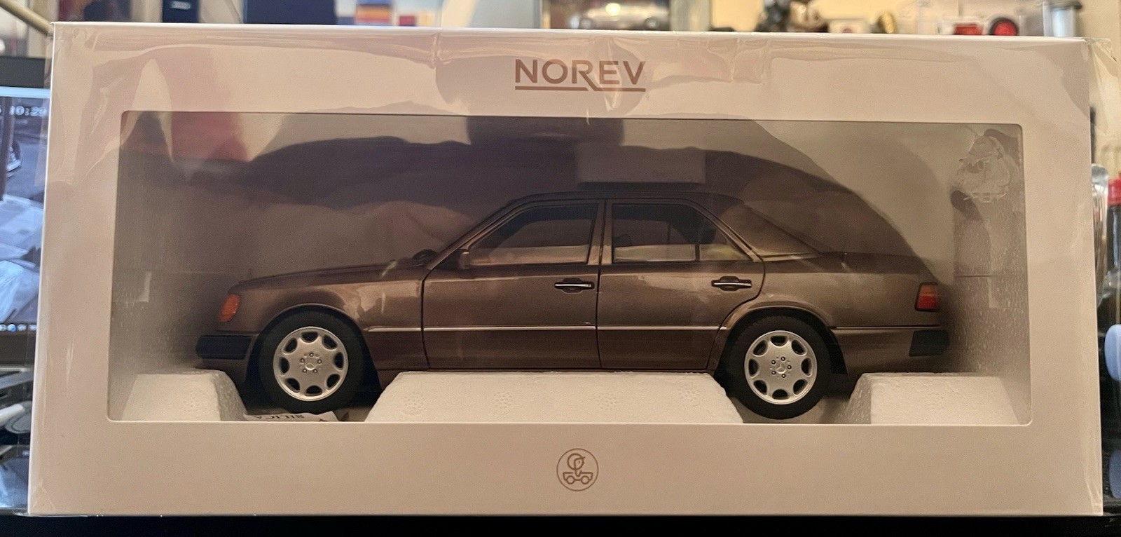 Norev Mercedes Benz 500E impala metallic 1.18 Scale Brand New