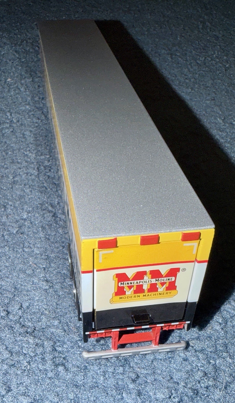 Speccast 1/64 Die Cast Minneapolis-Moline Kenworth W-900 Tractor Trailer #32040