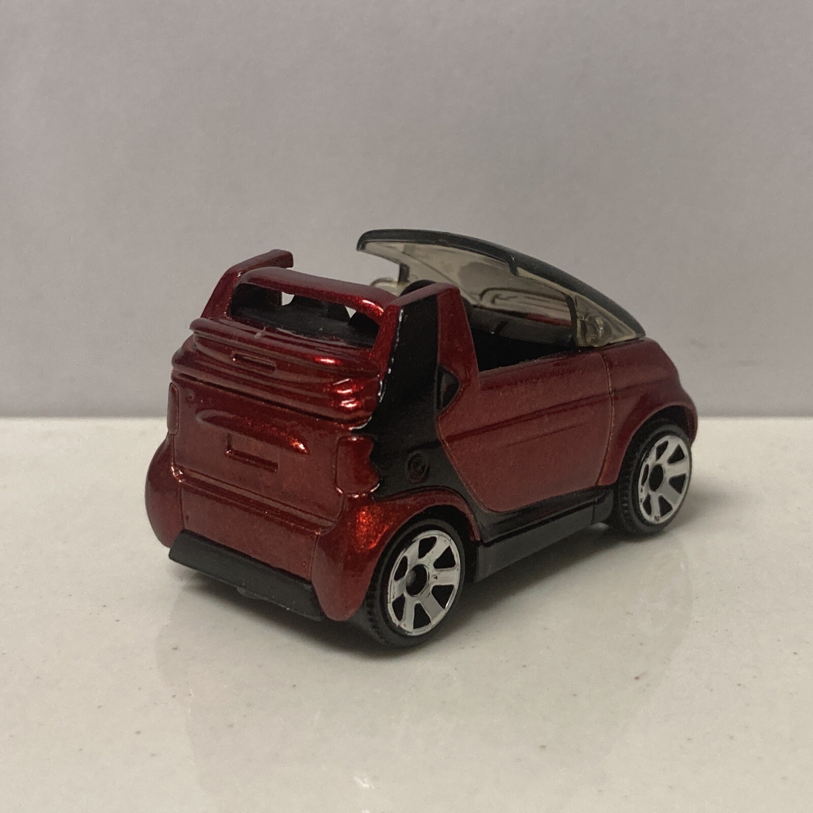 1998-2007 Smart Fortwo Coupe Collectible 1/64 Scale Diecast Diorama Model