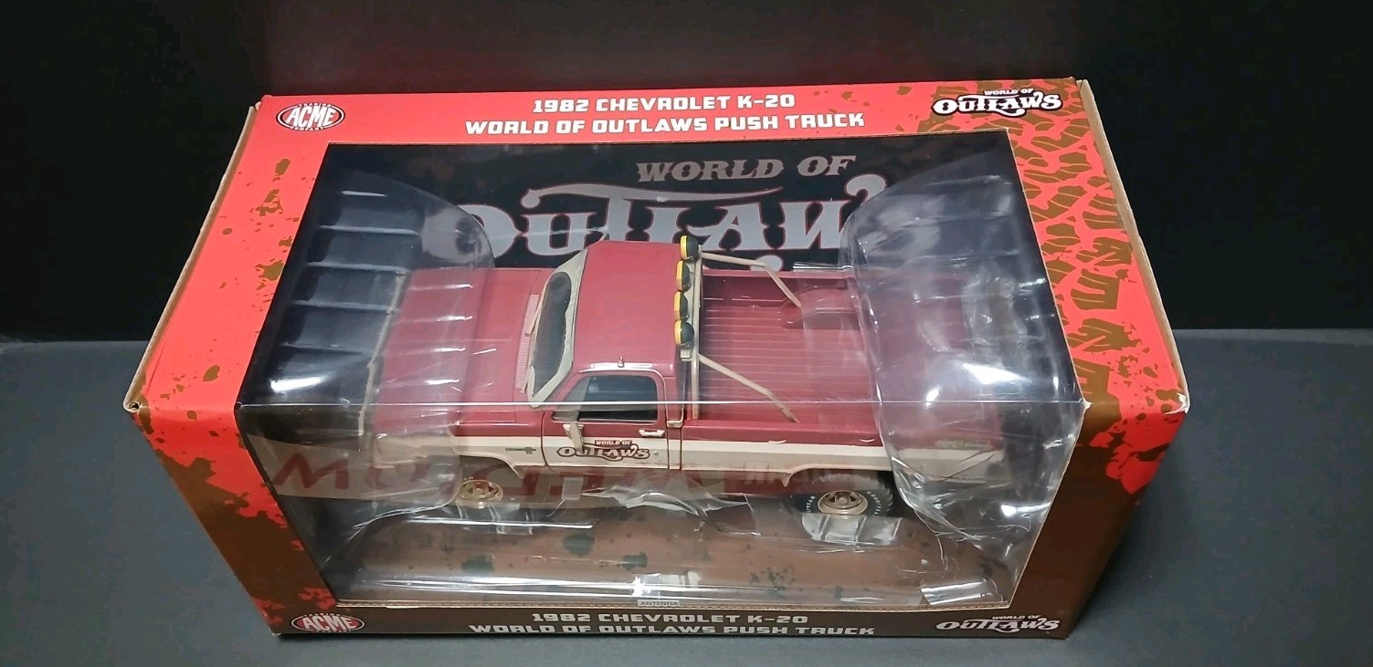 ACME 1/18 1982 Chevy K20 Pickup World of Outlaws Weathered Push Truck