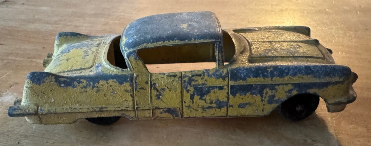 UNKNOW METAL CAR CADILLAC CHEVROLET YELLOW (A16)
