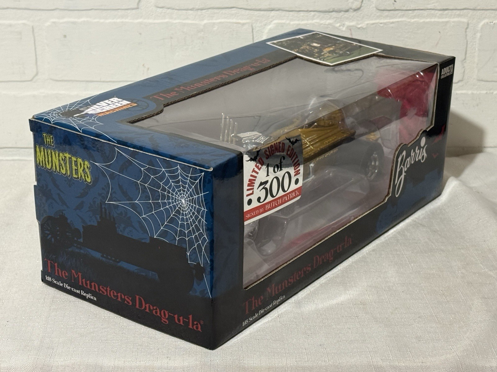 1/18 Auto World Dragula Munsters 1 of 300 SIGNED Butch Patrick Silver Screen