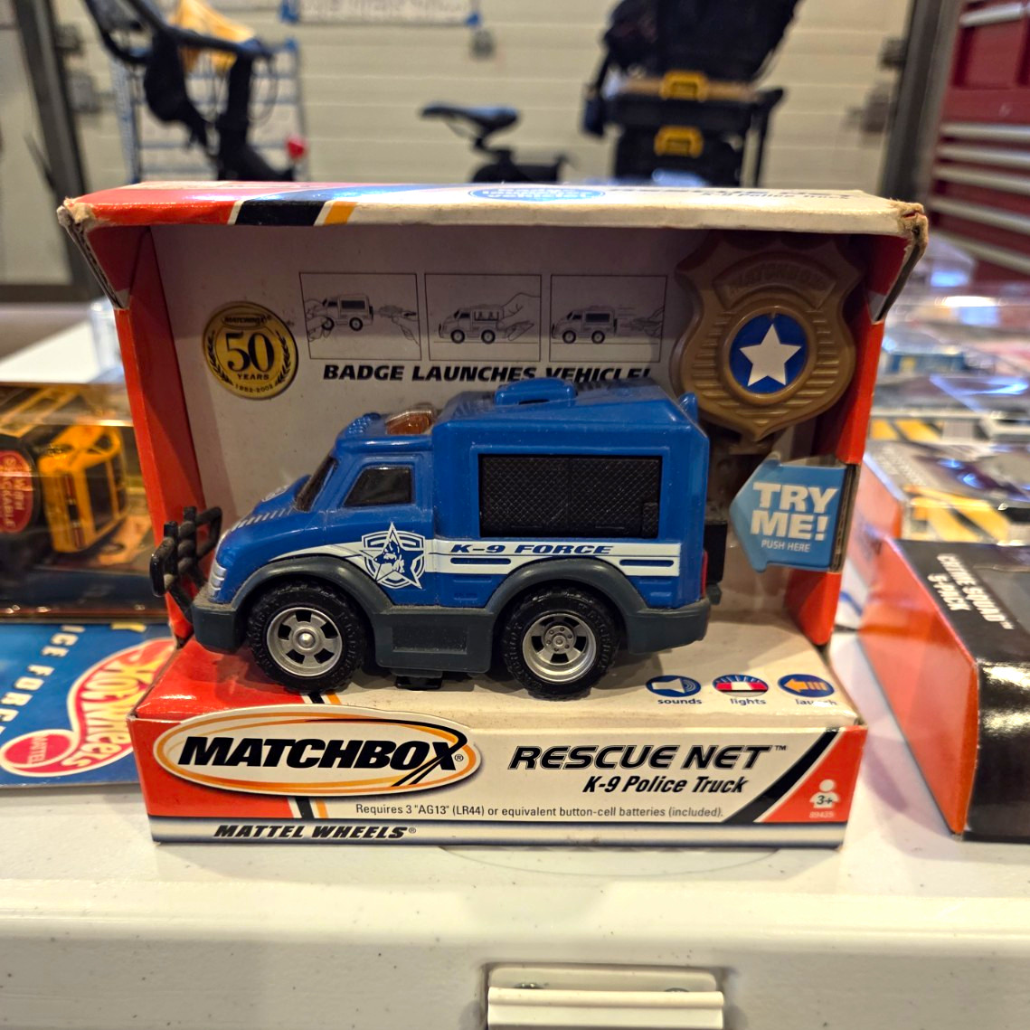 Matchbox Rescue Net K-9 Police Truck Blue/White Diecast Vehicle Unopened Box
